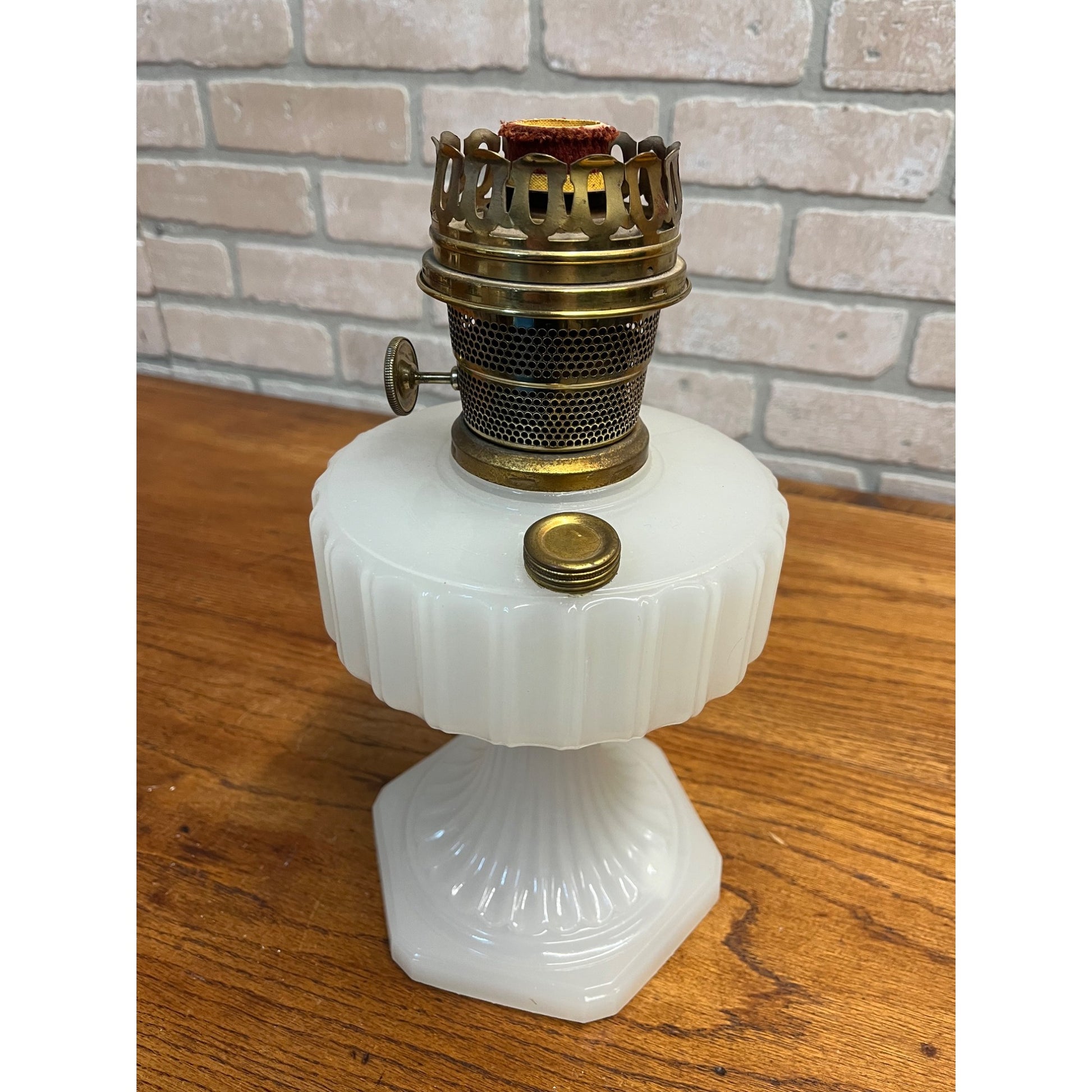 Original Aladdin Corinthian White Moonstone Oil Lamp w/ NuType Model B Burner