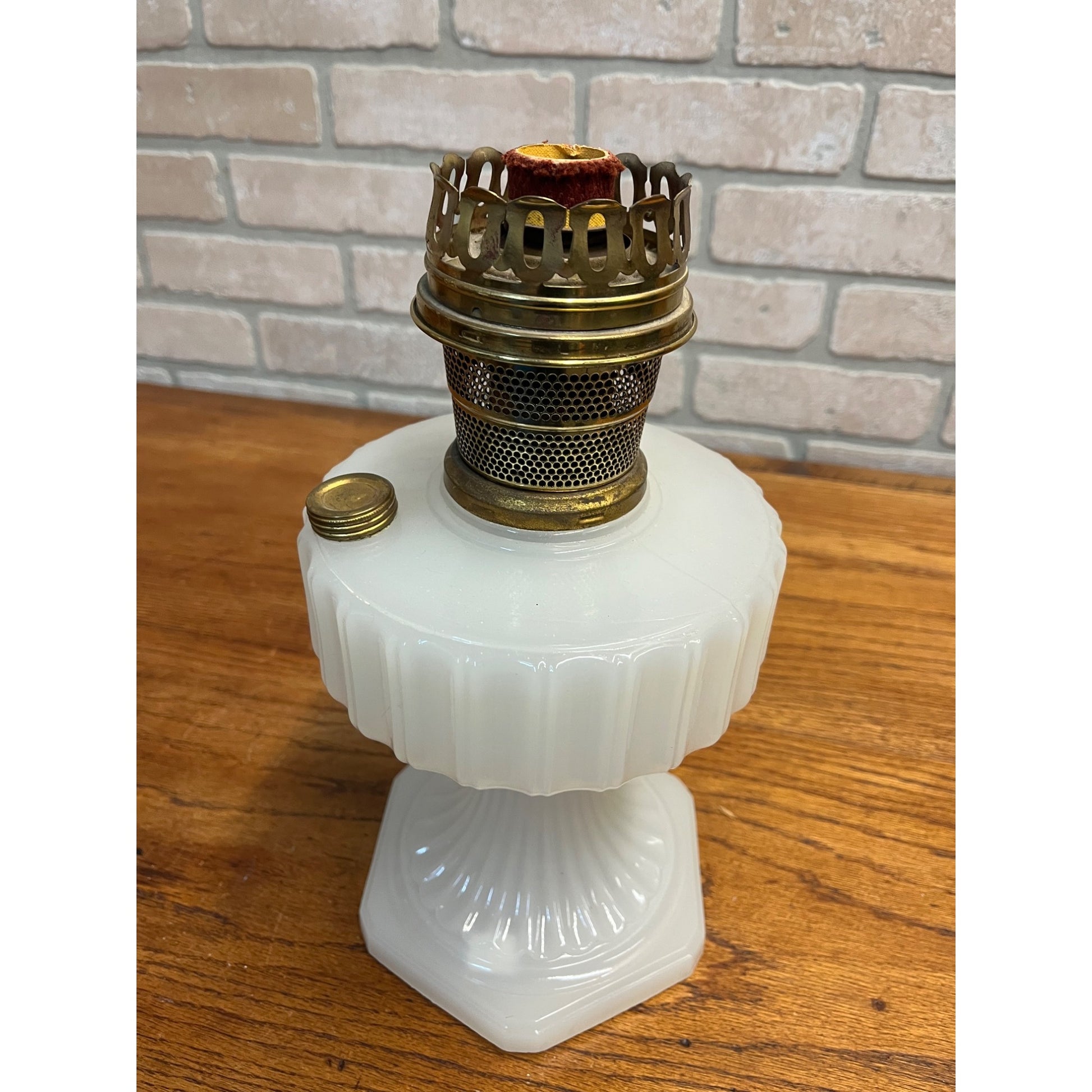 Original Aladdin Corinthian White Moonstone Oil Lamp w/ NuType Model B Burner