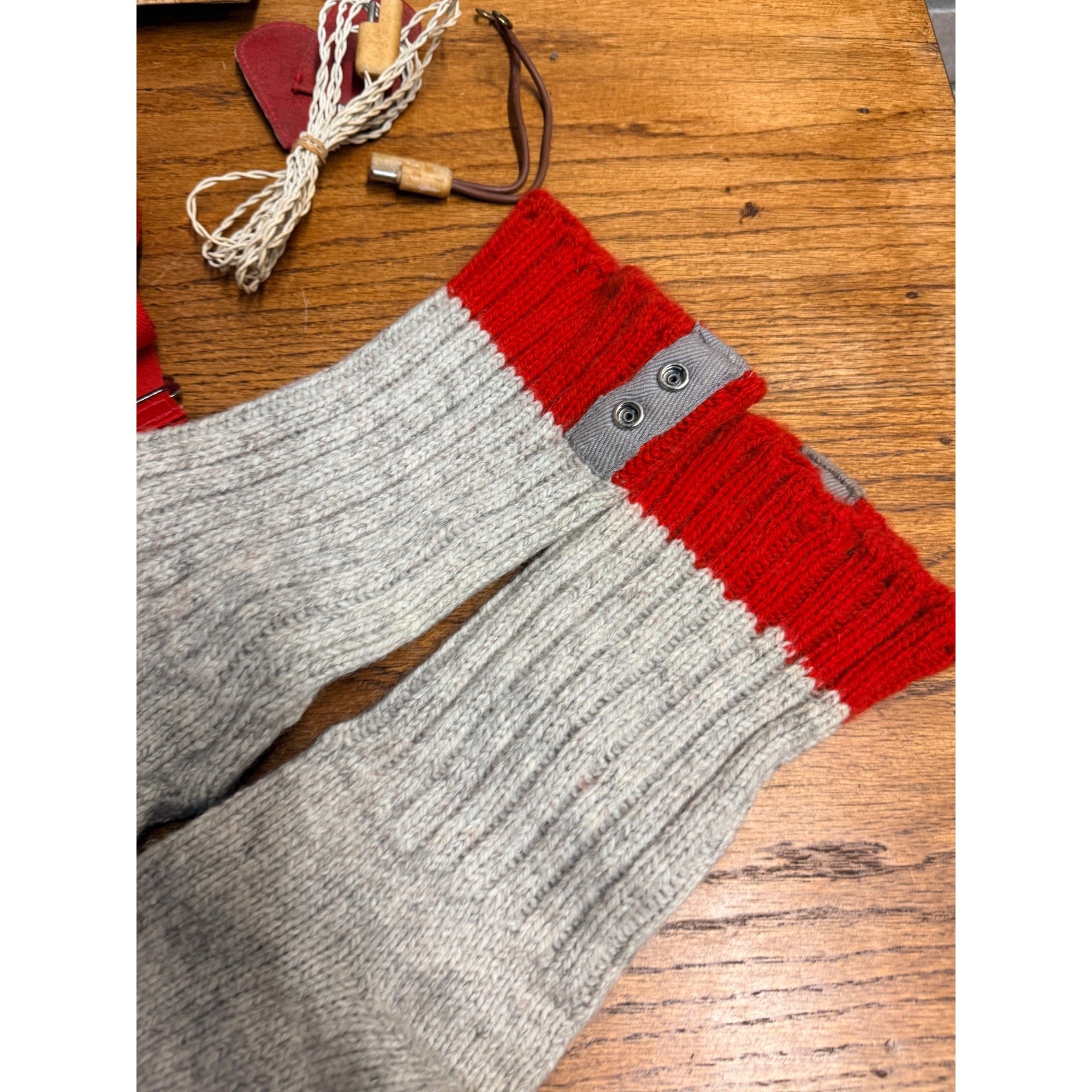 Vintage 1950s Burnham Battery Heated Socks w/ Store Box Michigan City IN Hunting