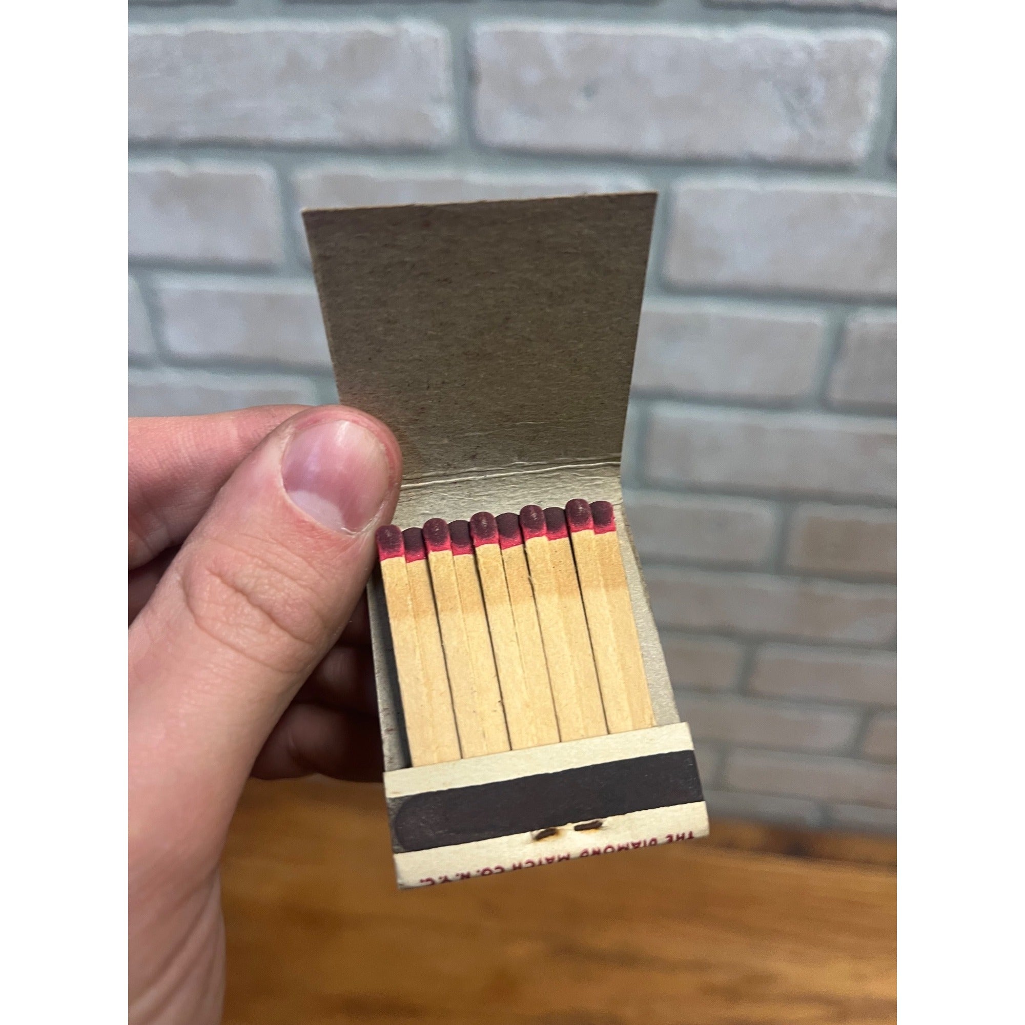 Vintage 1930s Knickerbocker Hotel  - Milwaukee Wisconsin - FULL Matchbook WI Wis