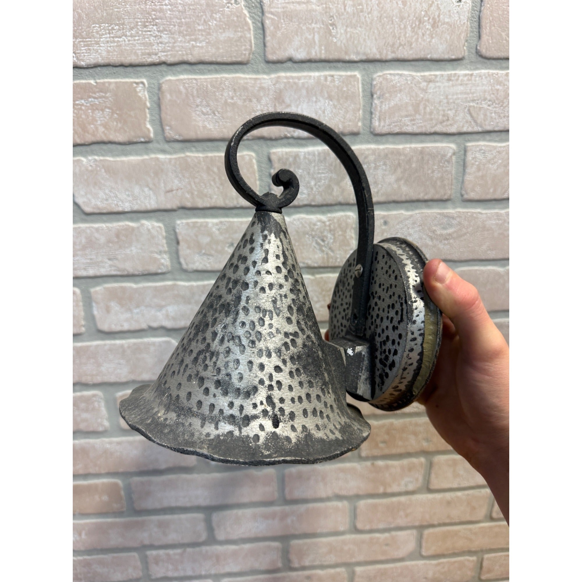 Rustic Vintage Metal Wall Sconce Gray Hammered Finish Farmhouse Style Lighting Fixture