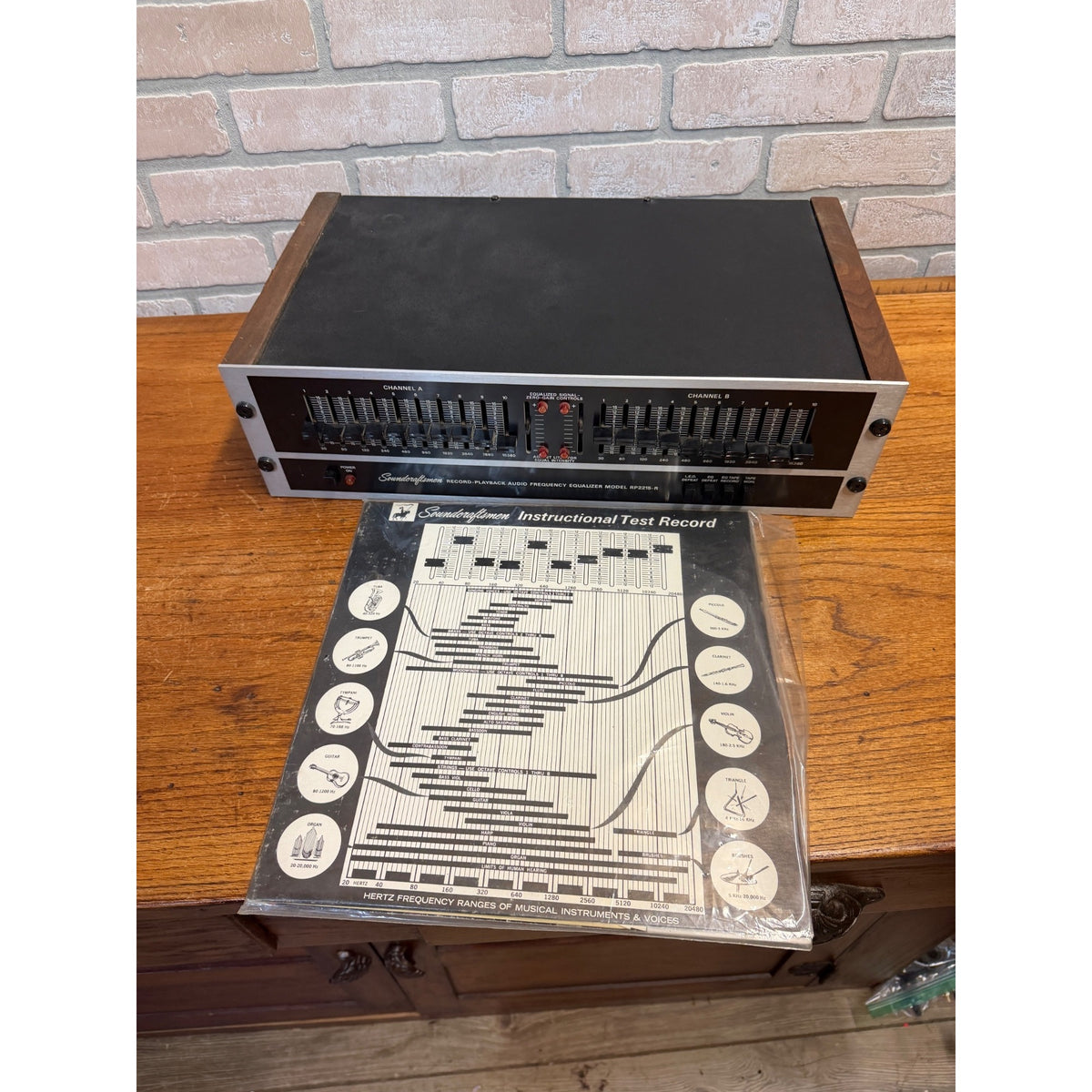 Vintage Soundcraftsmen RP2215-R Stereo Graphic Equalizer w/ Test Record Papers