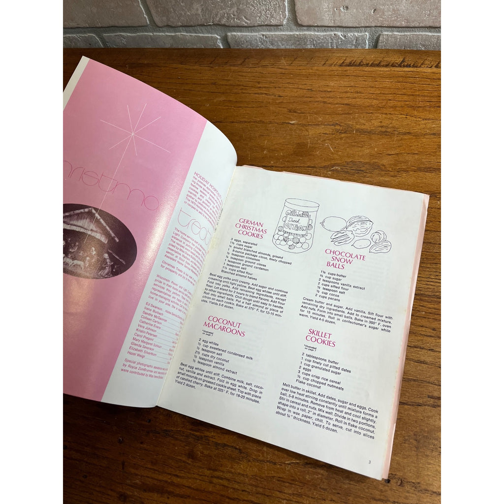 Vintage 1970 Wisconsin Power& Light Co. Christmas Treats Cookies Recipe Book