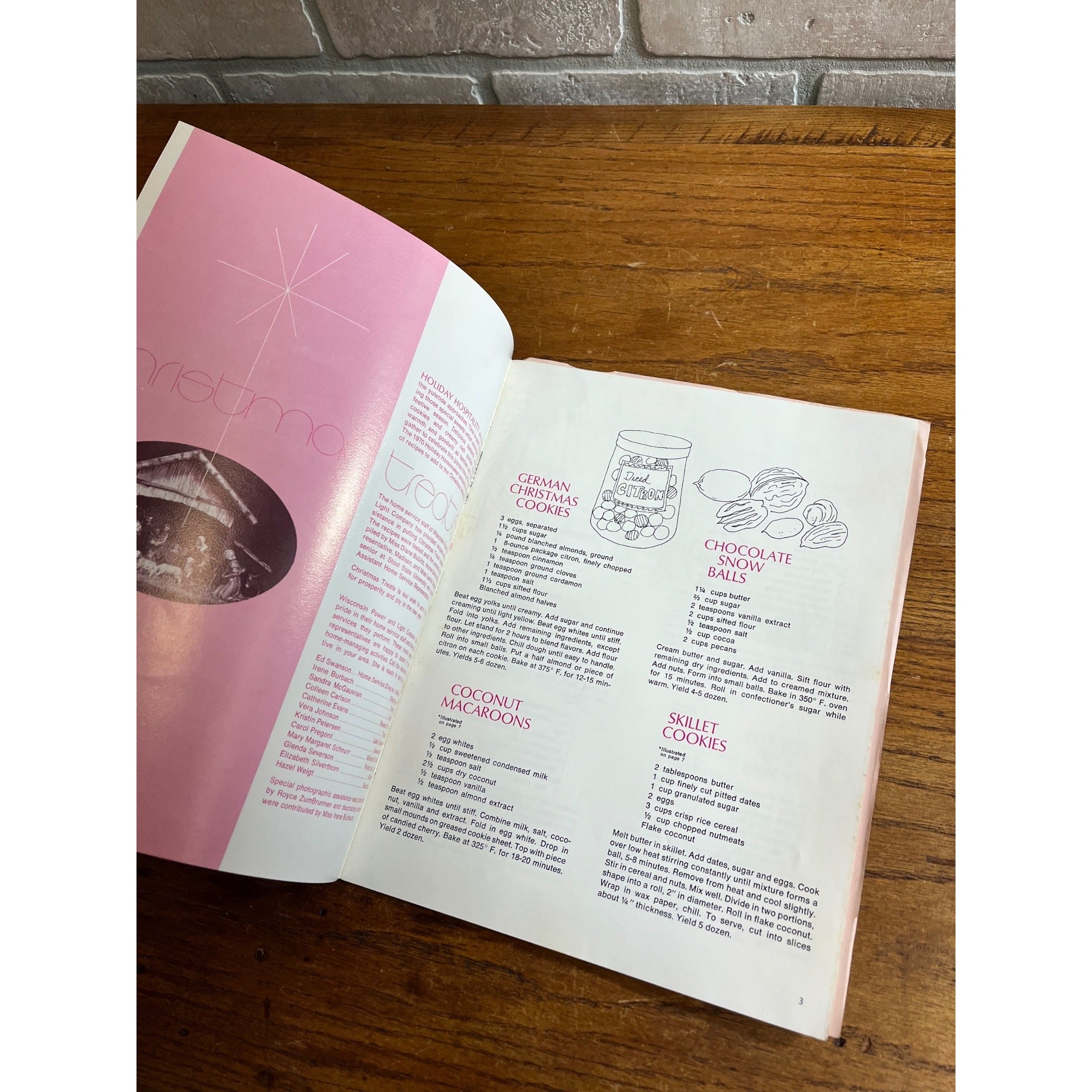 Vintage 1970 Wisconsin Power& Light Co. Christmas Treats Cookies Recipe Book