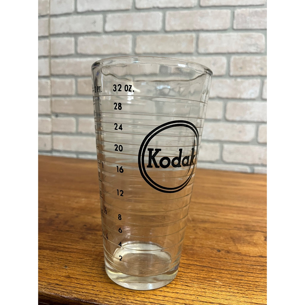 Vintage Kodak 32oz 1L Glass Darkroom Measuring Pitcher Jug Beaker Glass Eastman