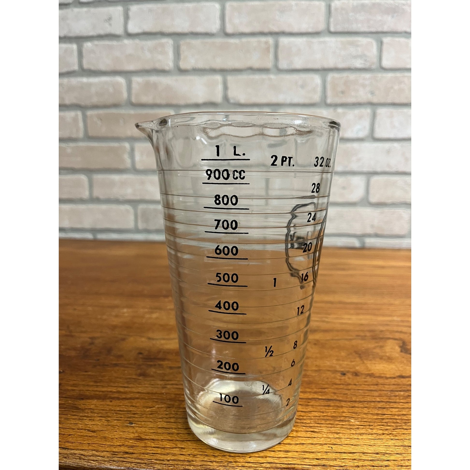 Vintage Kodak 32oz 1L Glass Darkroom Measuring Pitcher Jug Beaker Glass Eastman