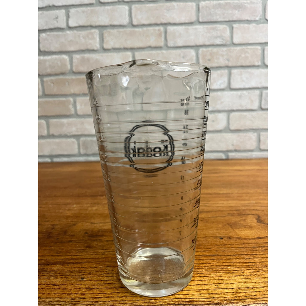 Vintage Kodak 32oz 1L Glass Darkroom Measuring Pitcher Jug Beaker Glass Eastman