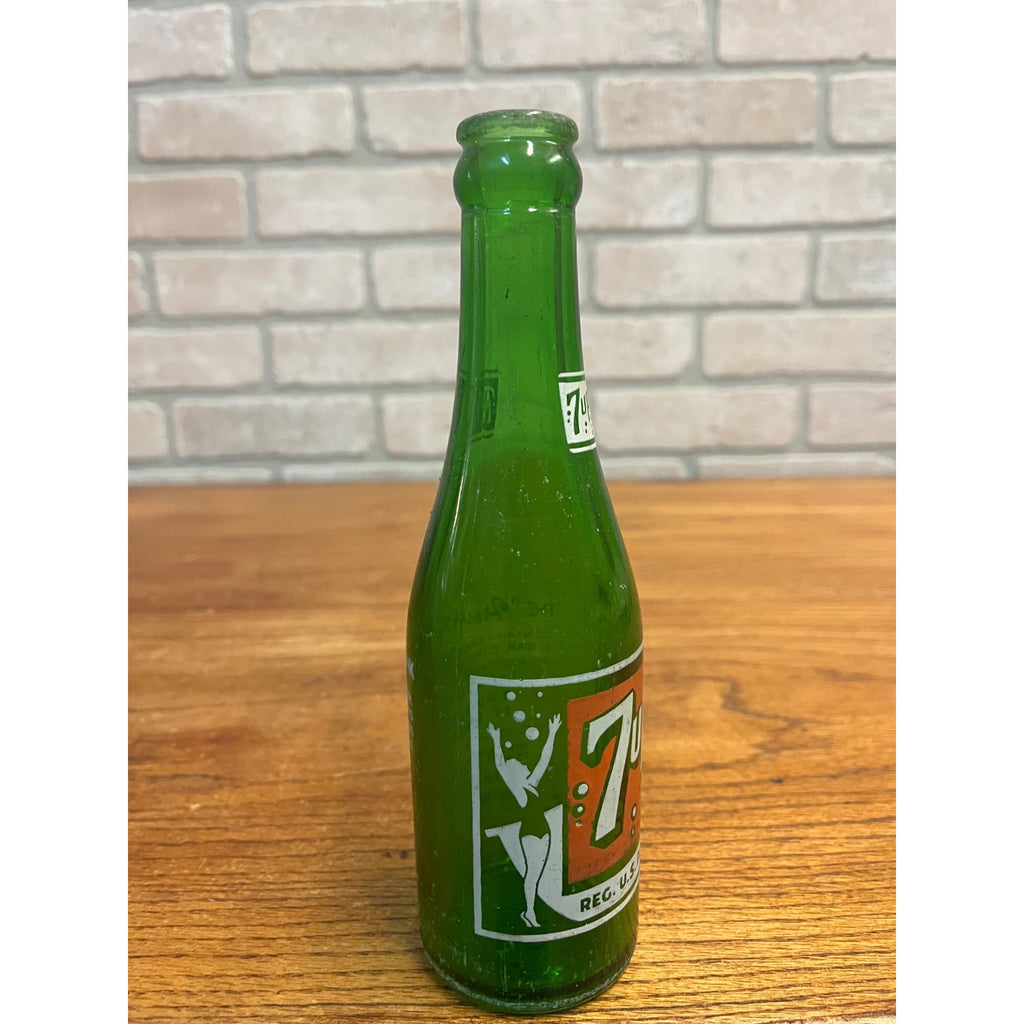 Vintage 1948 Seven-Up 7up ACL 7oz Soda Bottle Hastings Nebraska Swimsuit Girl