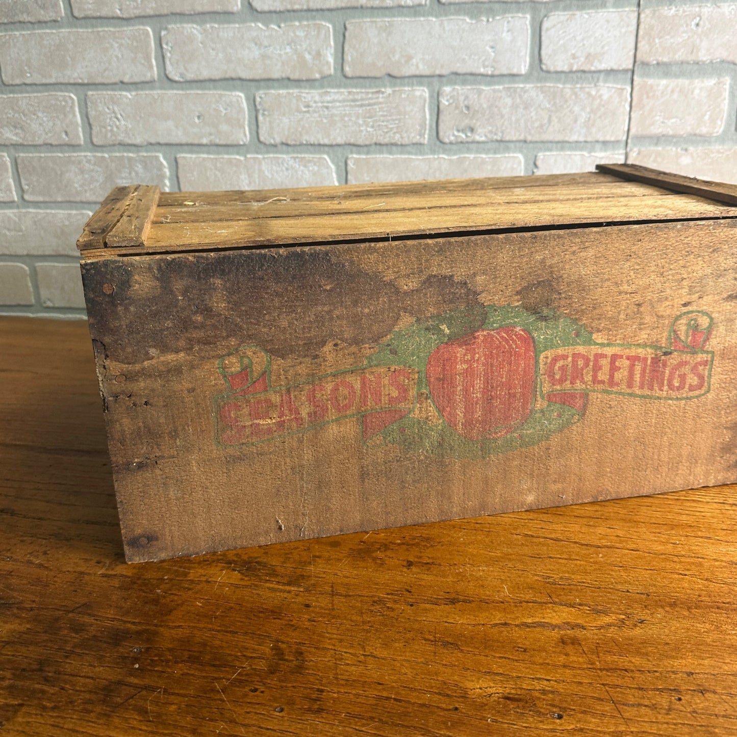 Vintage Christmas Seasons Greetings Wooden Fruit Crate w/ Label As-Is