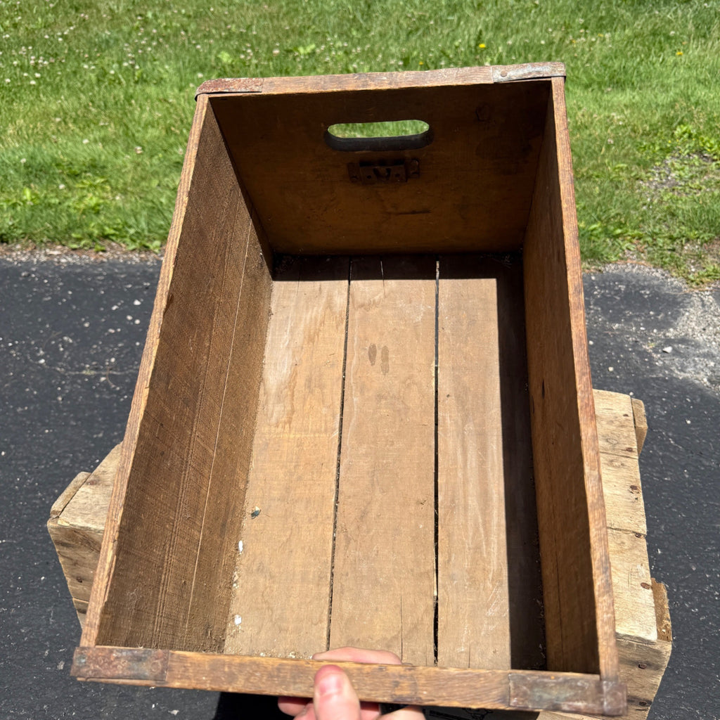 Vintage Pabst Blue Ribbon 2 Dozen Milwaukee Wisconsin Bottle Crate Case Wooden Carrier