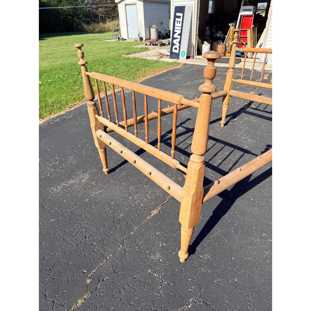 Antique 19th Century Primitive Maple Wood Spindle Rope Bed 3/4 Size