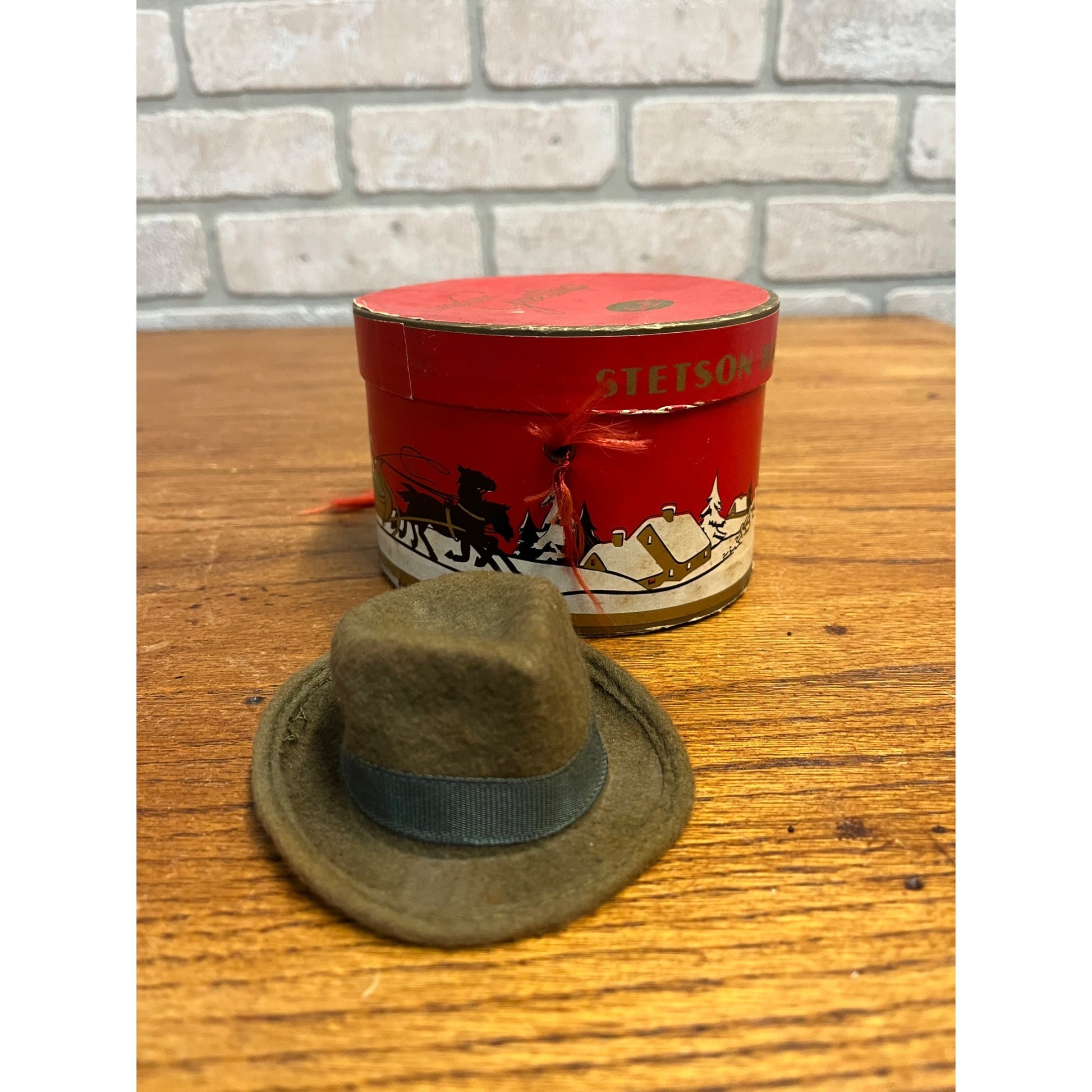 Antique Stetson Miniature Salesman Sample Hat + Christmas Scene Box