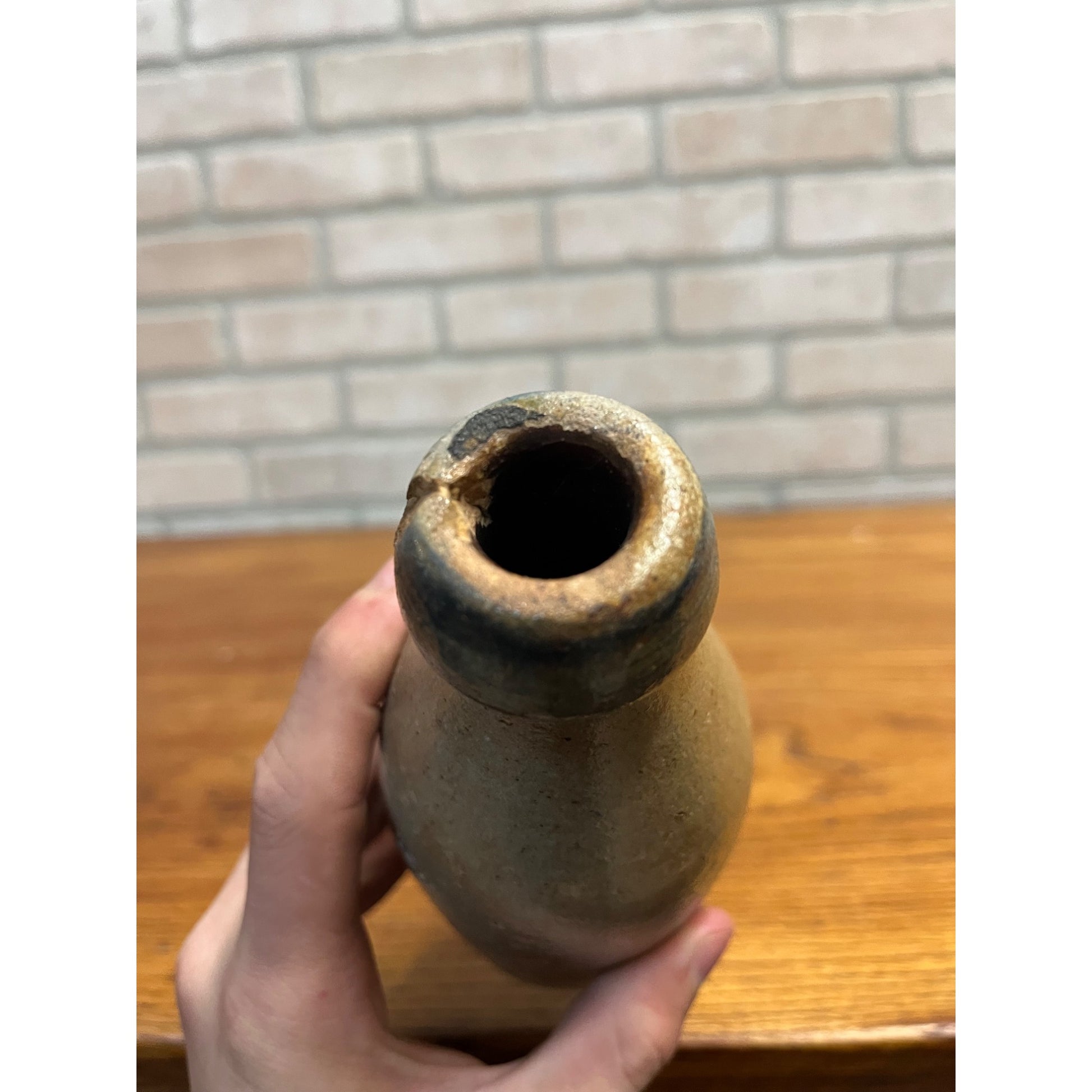 Antique Early  L. Liebscher Milwaukee Wis. Clay Stoneware Beige Beer Bottle