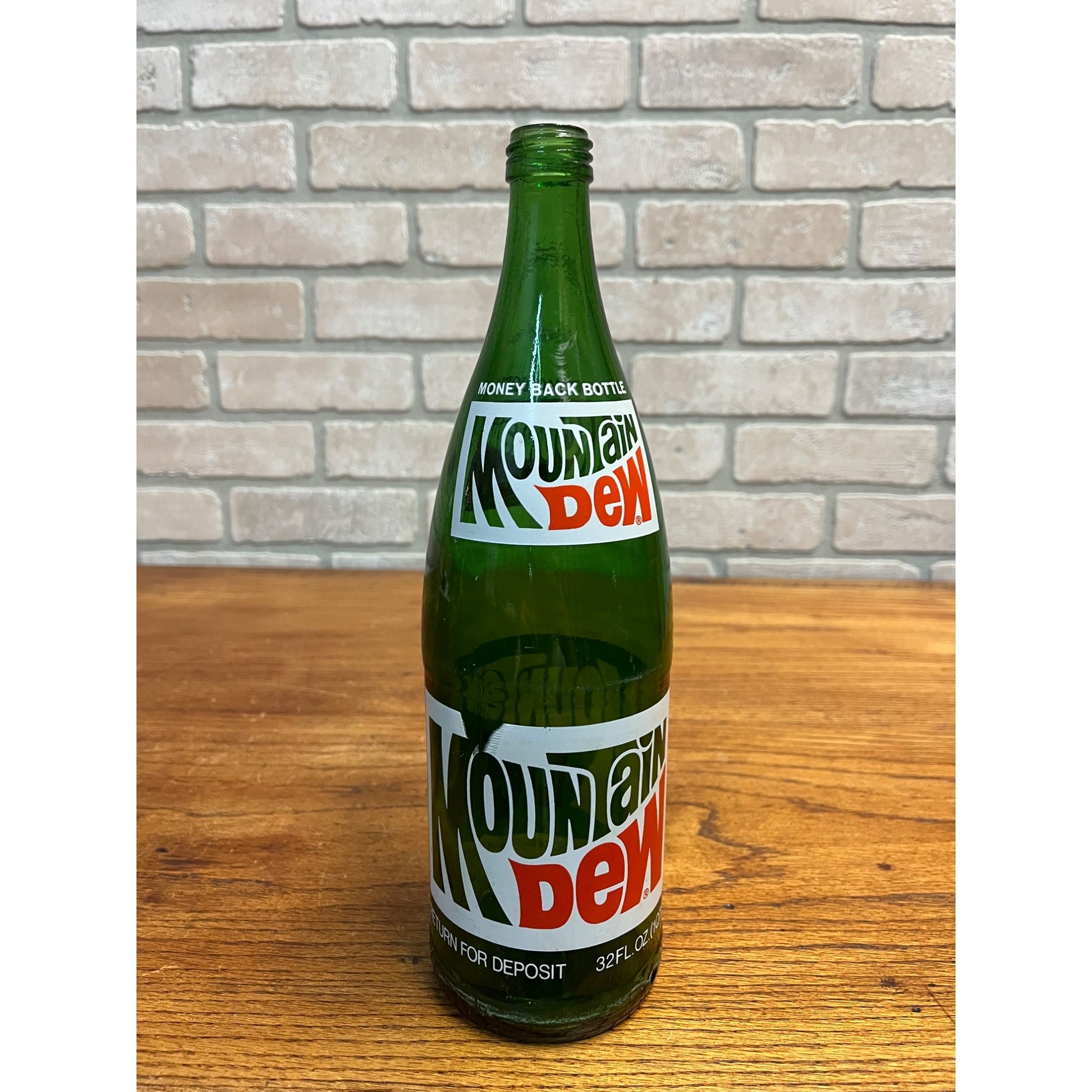 Vintage Mountain Dew 1 Quart Glass Bottle 32oz Soda Pop Drink 1970s