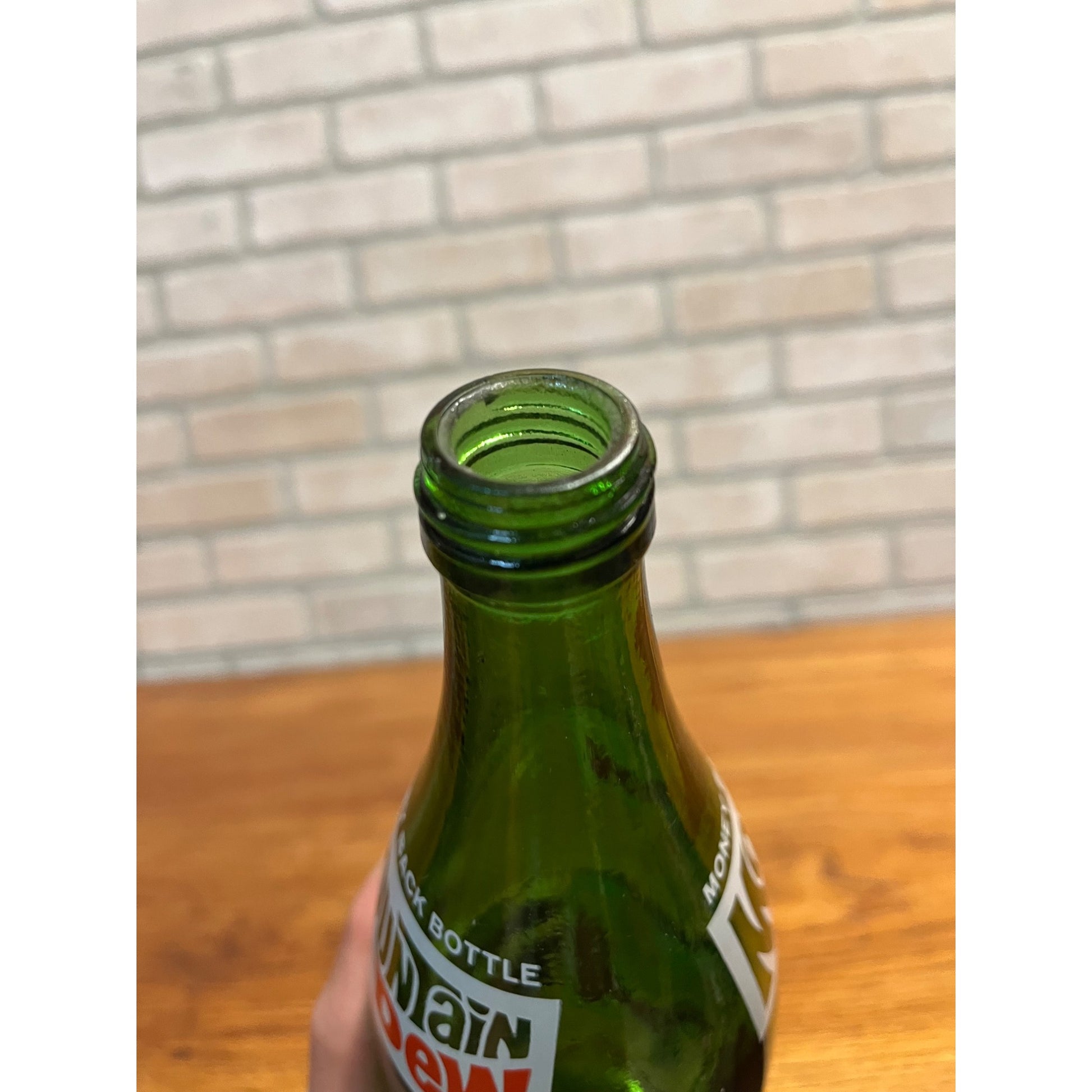 Vintage Mountain Dew 1 Quart Glass Bottle 32oz Soda Pop Drink 1970s