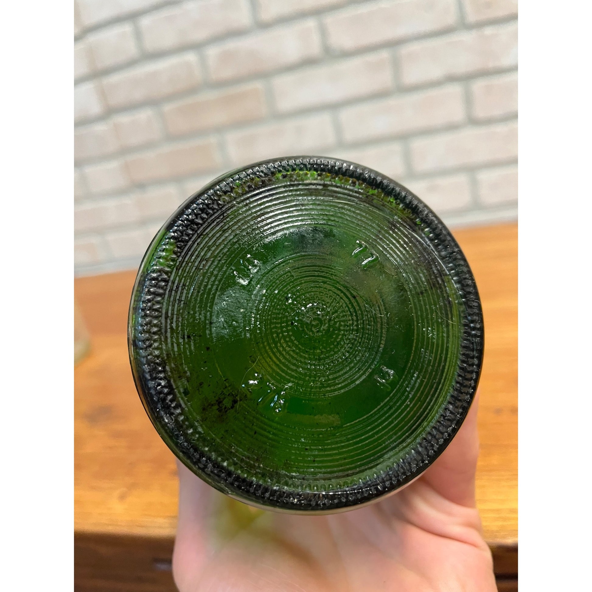 Vintage Mountain Dew 1 Quart Glass Bottle 32oz Soda Pop Drink 1970s