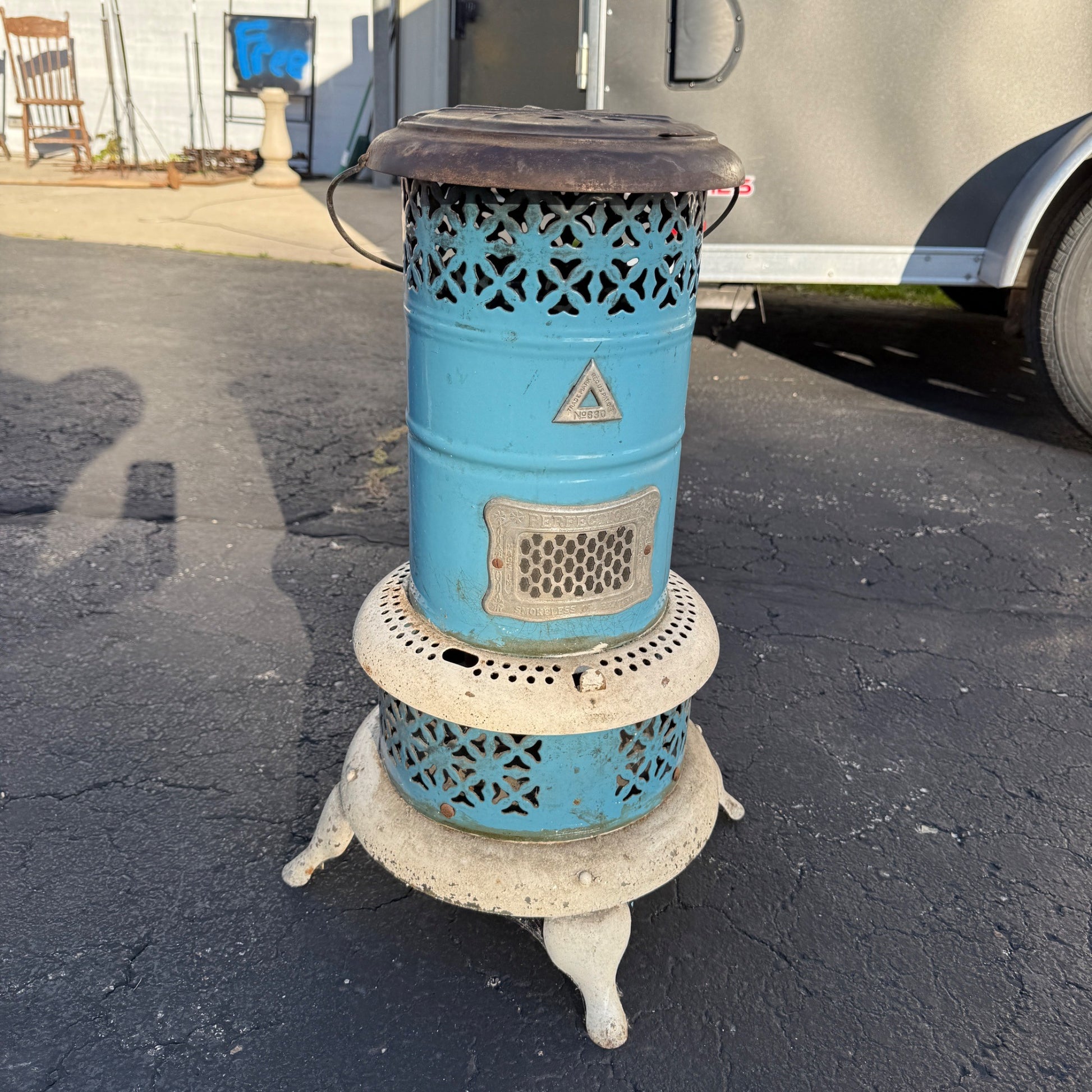 Vintage Perfection #630 Kerosene Oil Heater With Fuel Tank & Burner -Blue Enamel