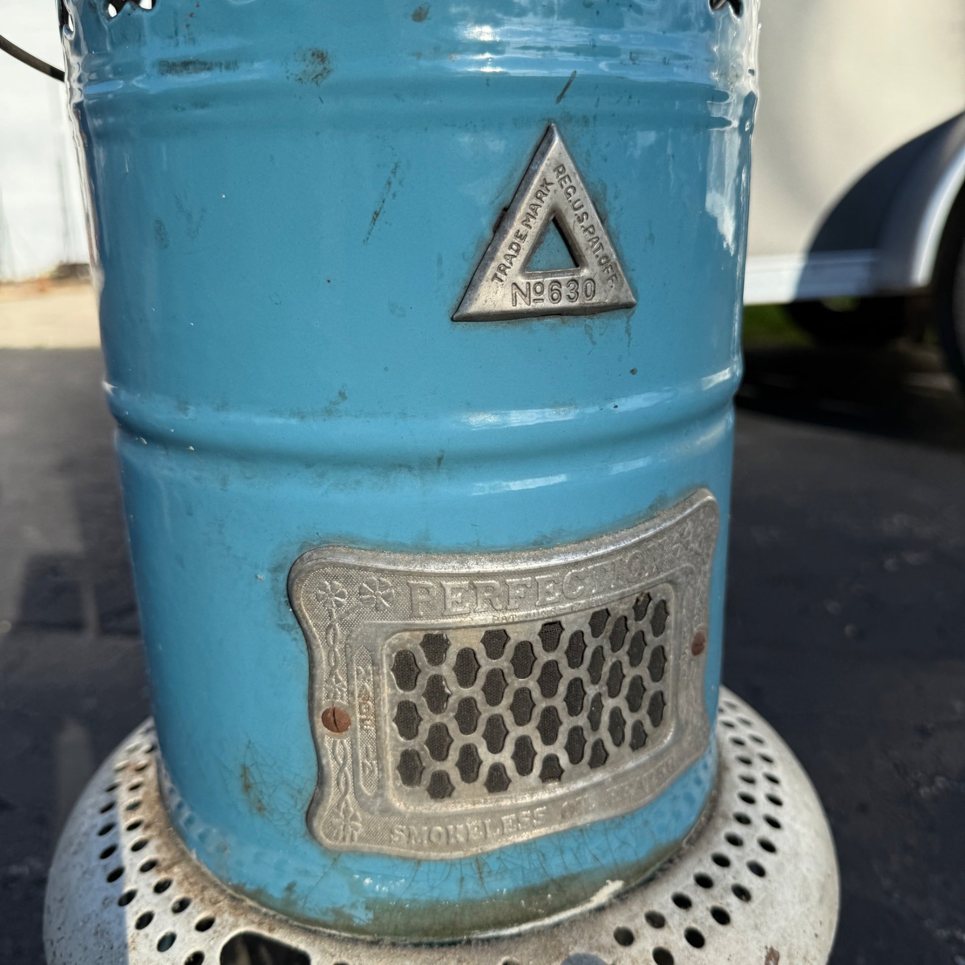 Vintage Perfection #630 Kerosene Oil Heater With Fuel Tank & Burner -Blue Enamel