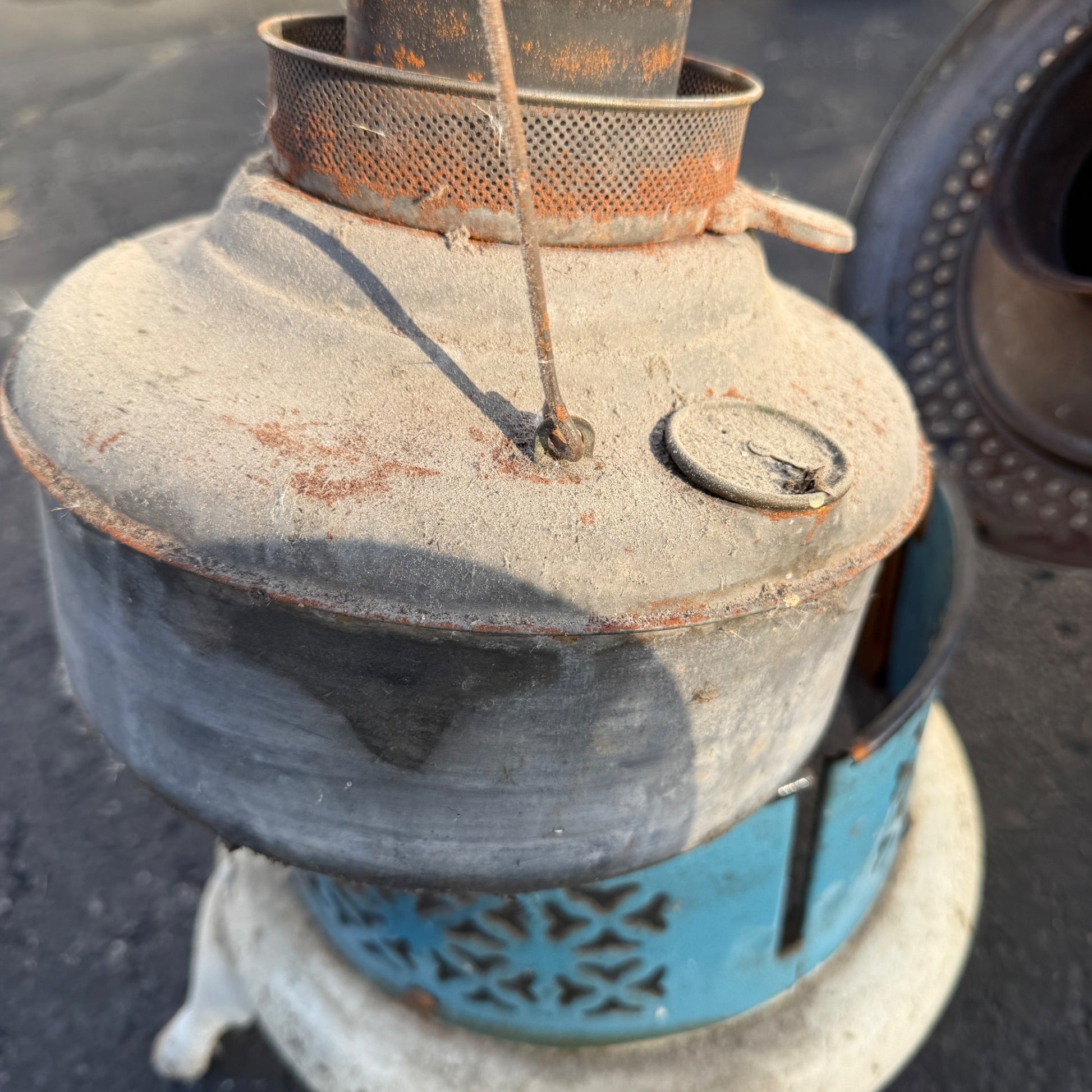 Vintage Perfection #630 Kerosene Oil Heater With Fuel Tank & Burner -Blue Enamel