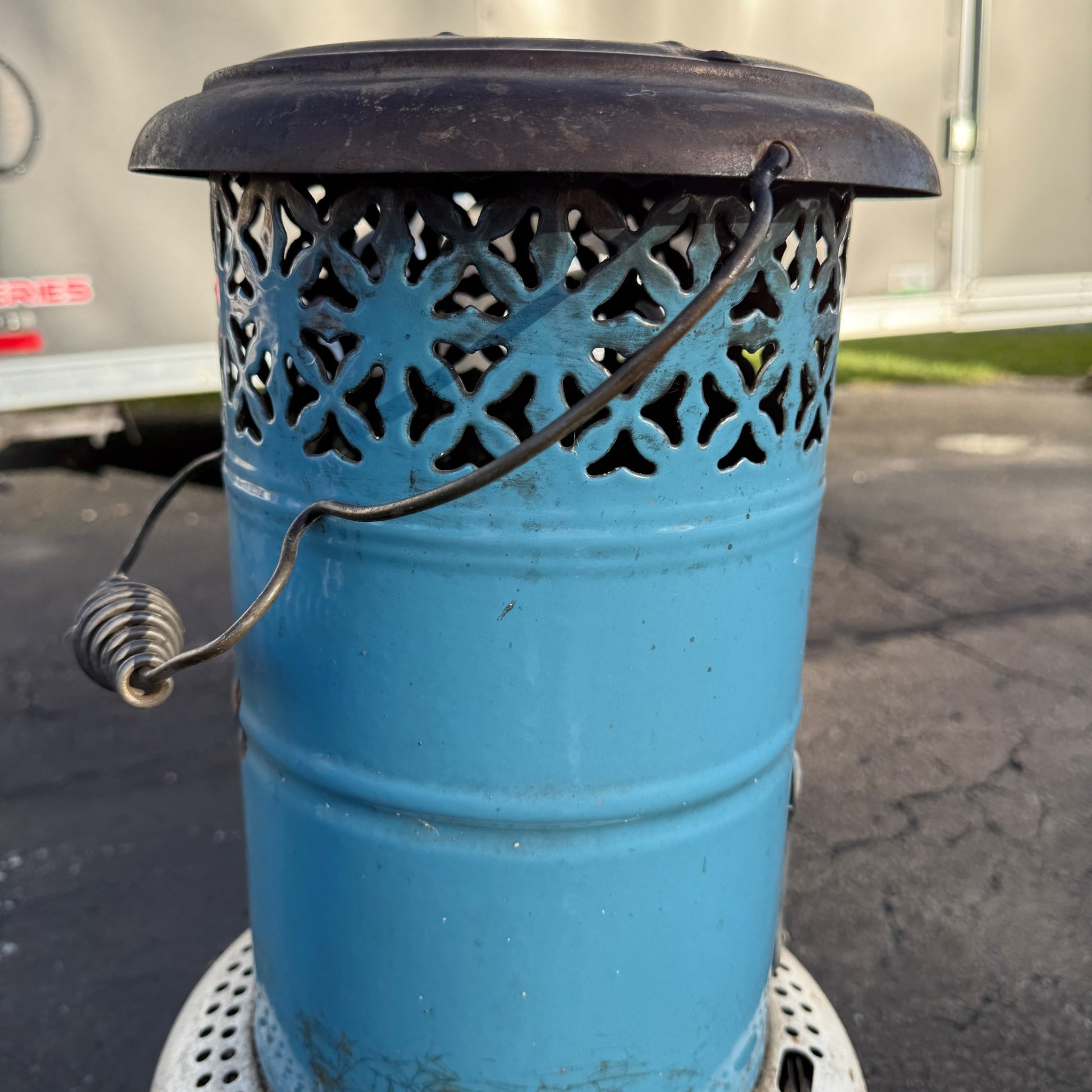 Vintage Perfection #630 Kerosene Oil Heater With Fuel Tank & Burner -Blue Enamel