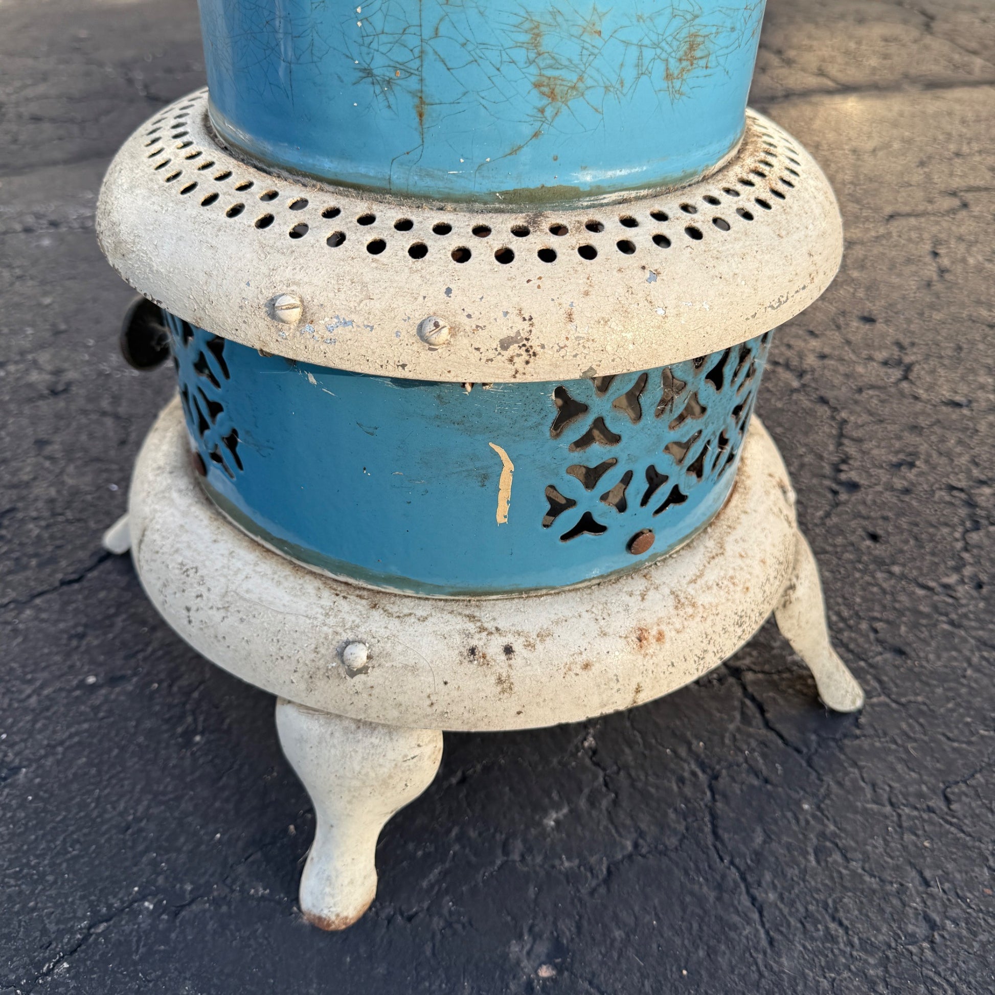 Vintage Perfection #630 Kerosene Oil Heater With Fuel Tank & Burner -Blue Enamel