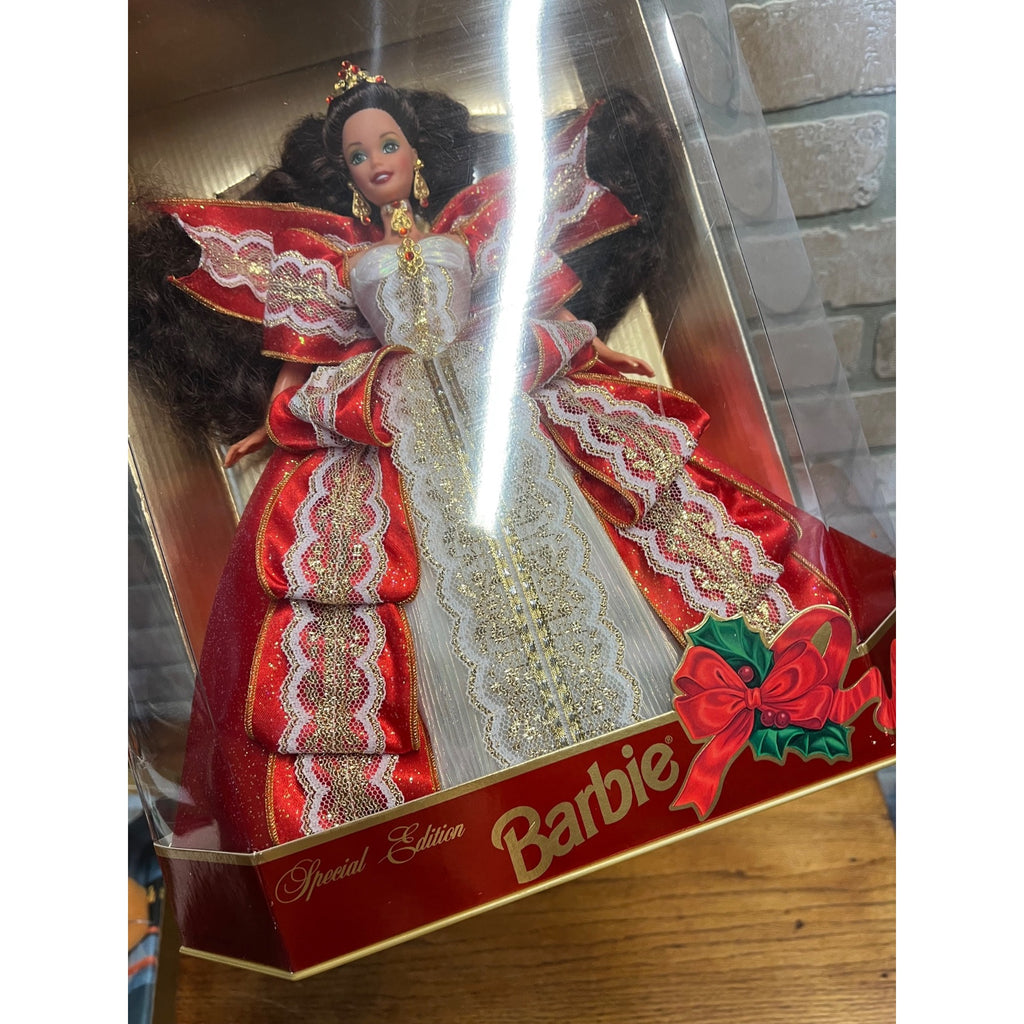 RARE 1997 Misprint Green Eyes Holiday Barbie Happy Holidays Gold Special Edition