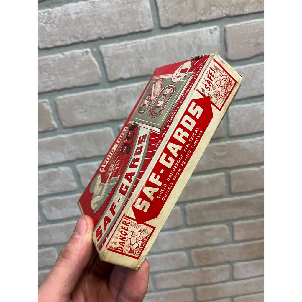 Vintage 1950s Saf-Gards Electrical Outlets Plugs NOS Original Box (16)