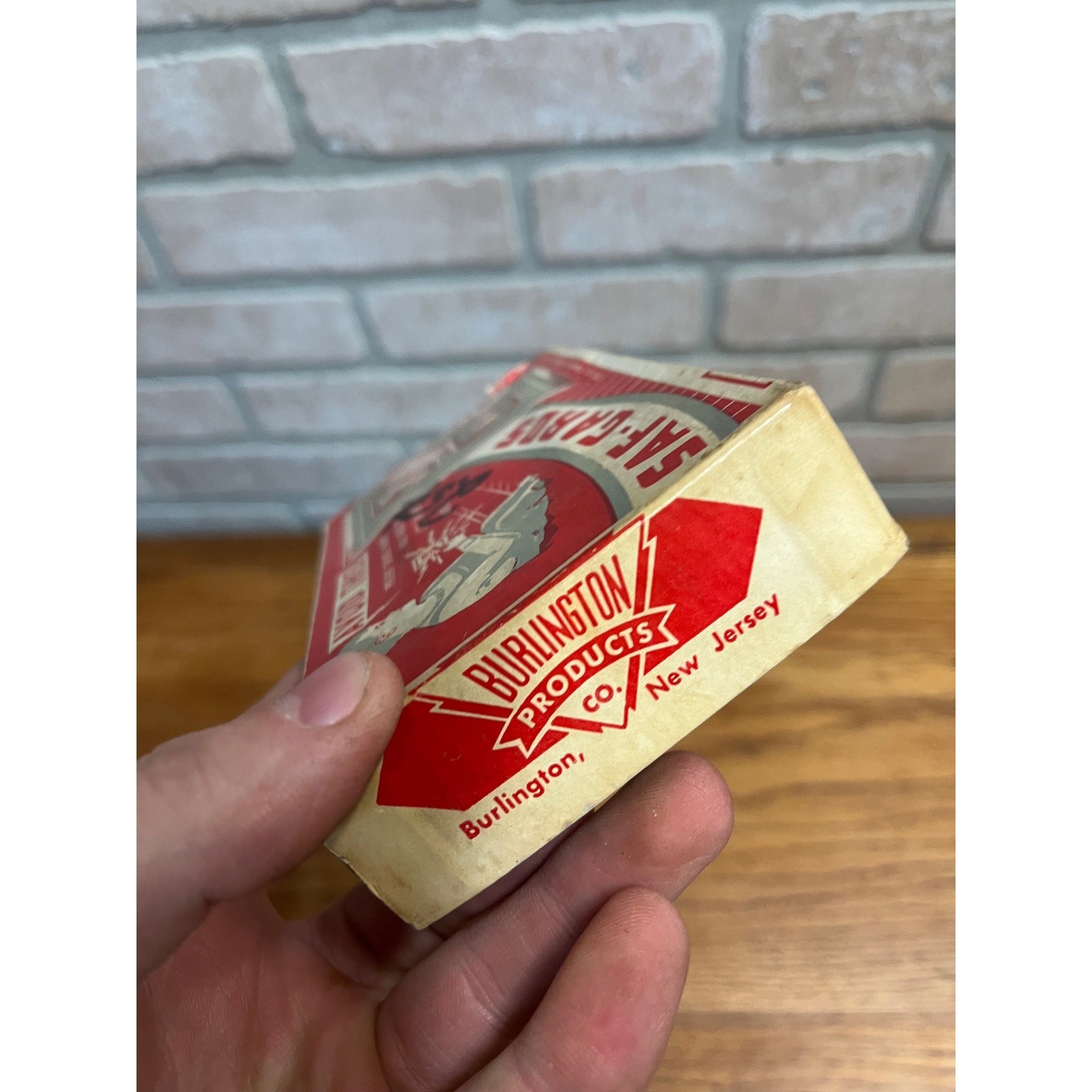 Vintage 1950s Saf-Gards Electrical Outlets Plugs NOS Original Box (16)