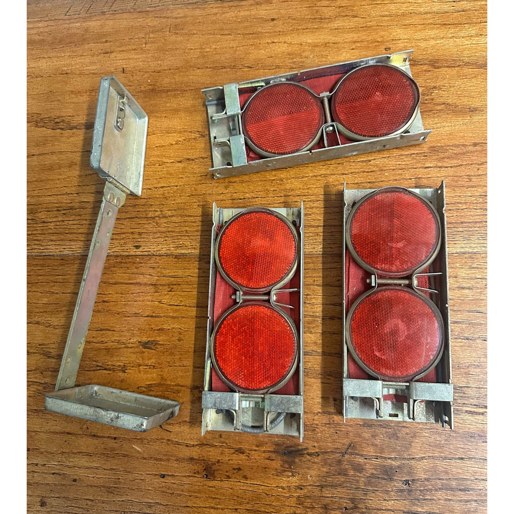 Vintage Delbar Road Auto Safety Flares Highway Reflectors Model 336 Case