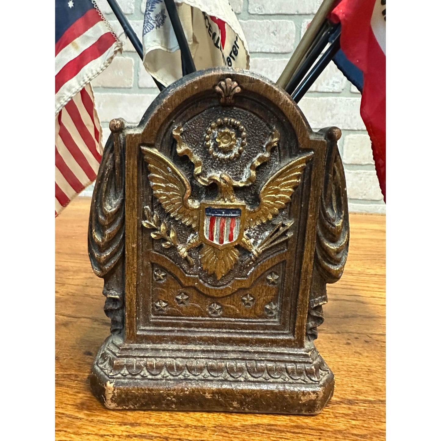 Vintage United States America Seal Ceramic Desk Flag Holder Patriotic