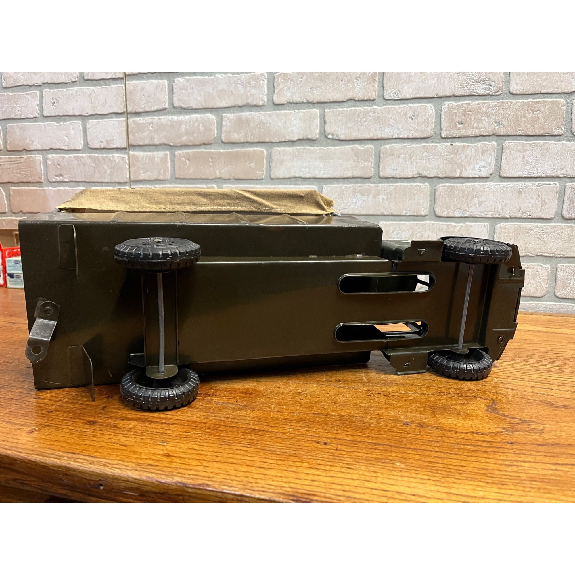 Vintage US Army Marx Lumar Soldier Troop Transport Covered Truck Carrier Toy