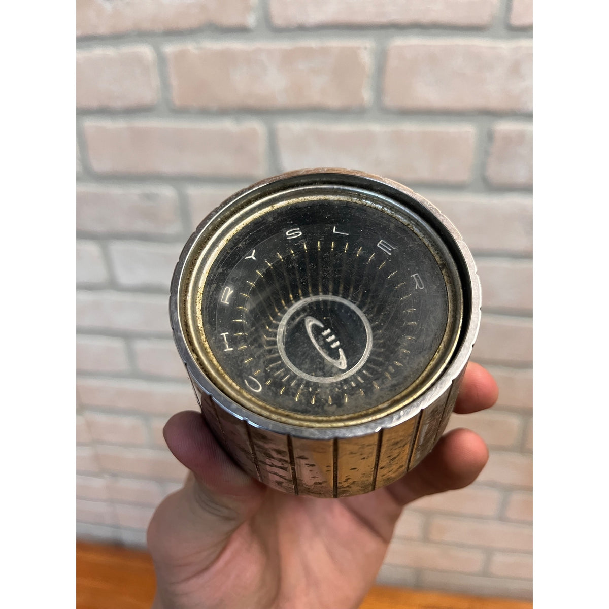 1963 - 1964 CHRYSLER Steering Wheel HORN Button Center