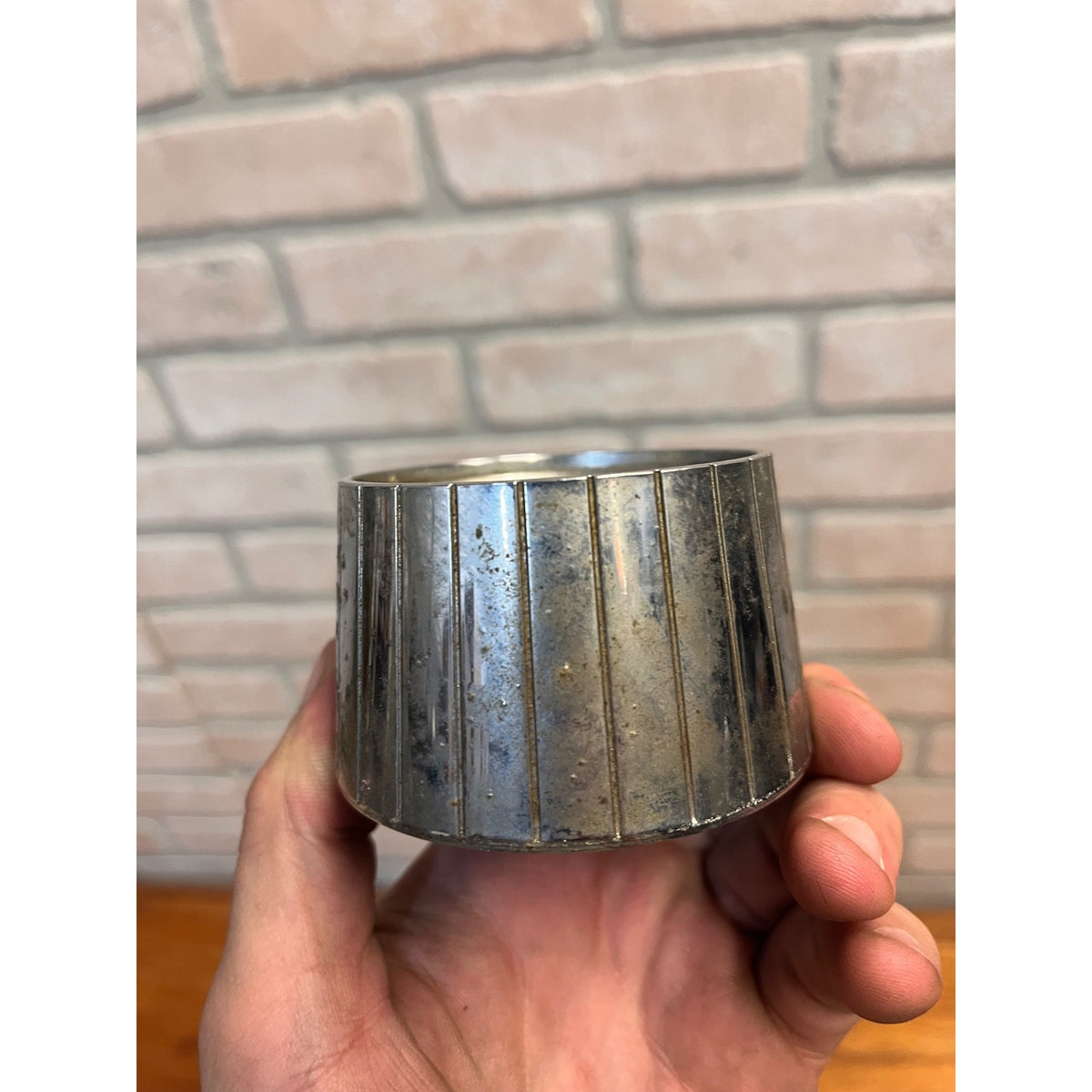1963 - 1964 CHRYSLER Steering Wheel HORN Button Center