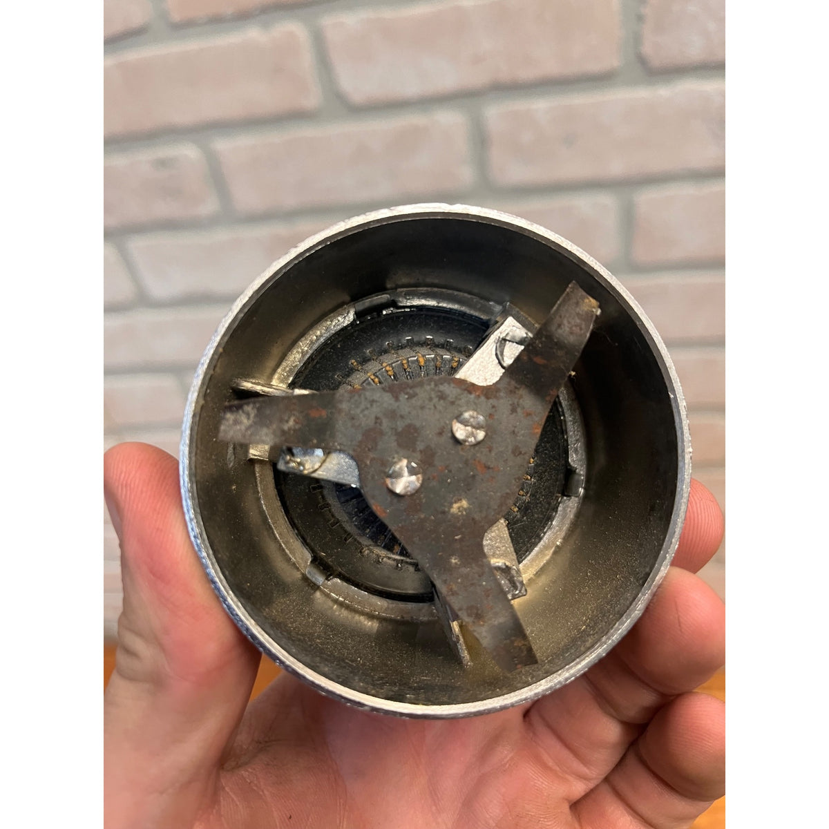 1963 - 1964 CHRYSLER Steering Wheel HORN Button Center