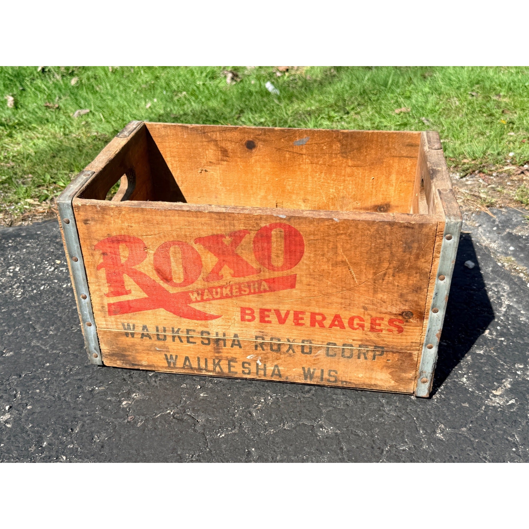 Vintage Wooden Soda Pop Crate Roxo Beverages Waukesha Wisconsin Rustic Antique