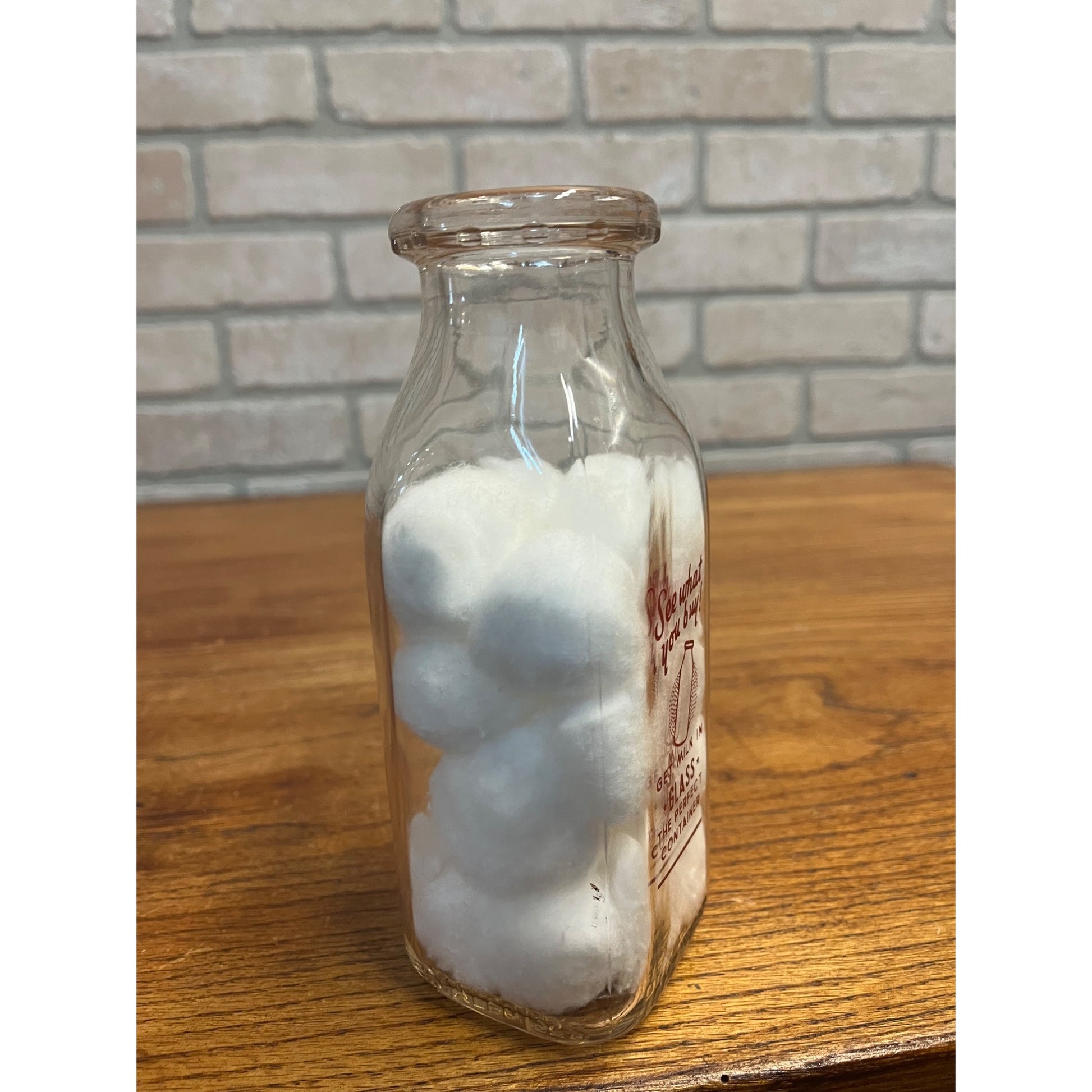 Vintage Barton Dairy Wisconsin WI Wis ACL PINT Milk Bottle RARE