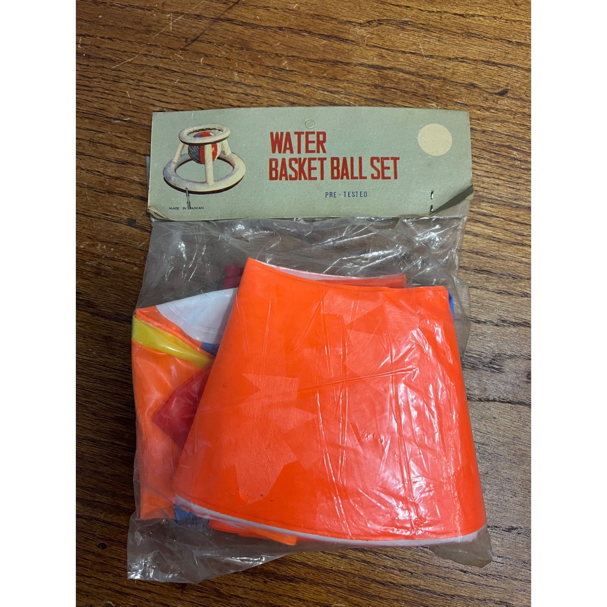 Vintage 1950s Vinyl Inflatable Water Basketball Beach Ball Set Pool To ...