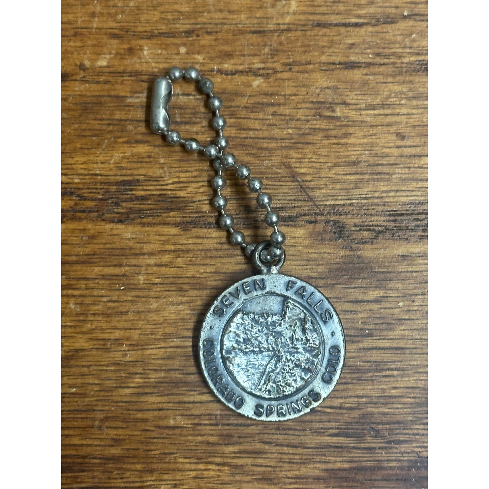 SEVEN FALLS VINTAGE KEYCHAIN TOKEN COIN COLORADO SPRINGS Squirrel