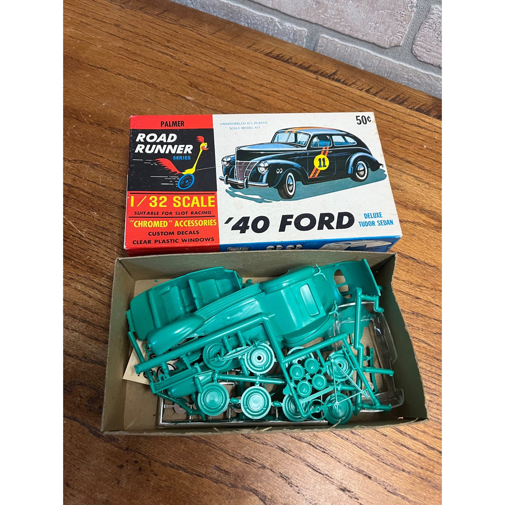 Vintage Palmer Plastics No.407 '40 Ford Deluxe Sedan 1/32 Model Kit Road Runner