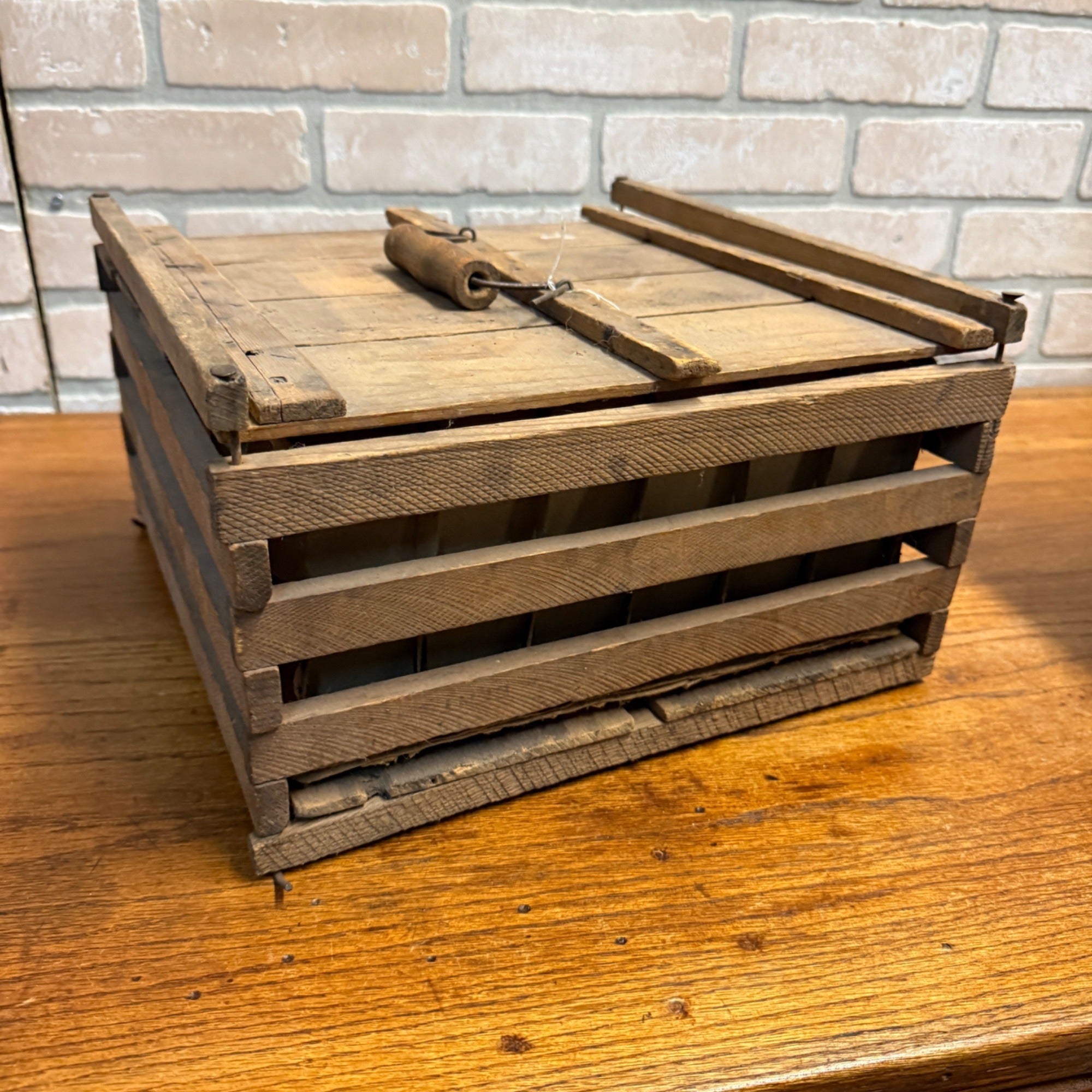 Vtg Primitive Farmhouse Wooden Egg Crate Carrier Farm Barn with egg holders