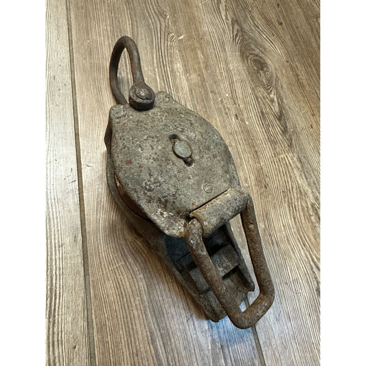 Antique Cast Iron Snatch Block Industrial Logging Rigging Barn Pulley Pat 1888