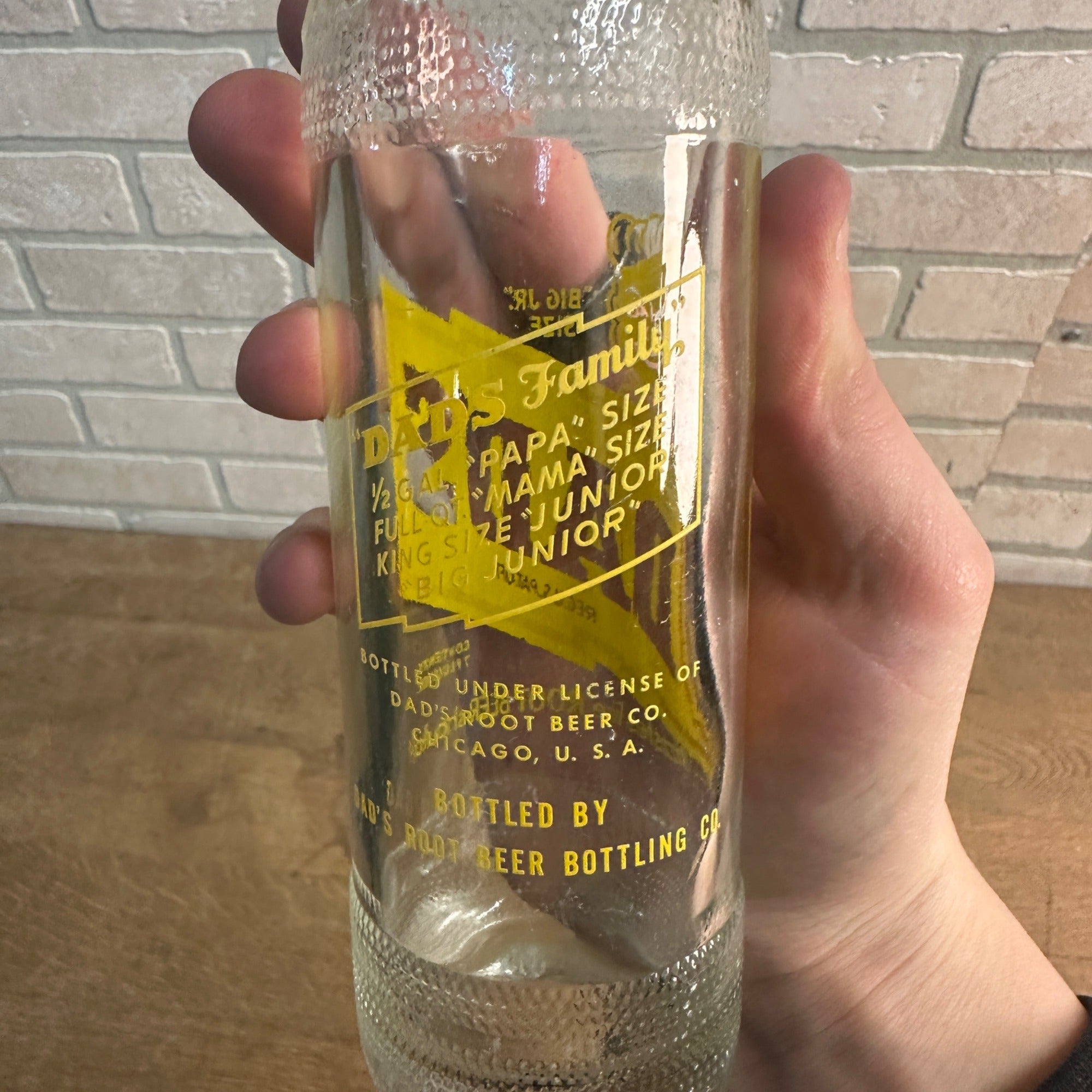 Vintage Dad’s “Big Jr” Root Beer Soda Bottle 7 oz., Chicago, ILL