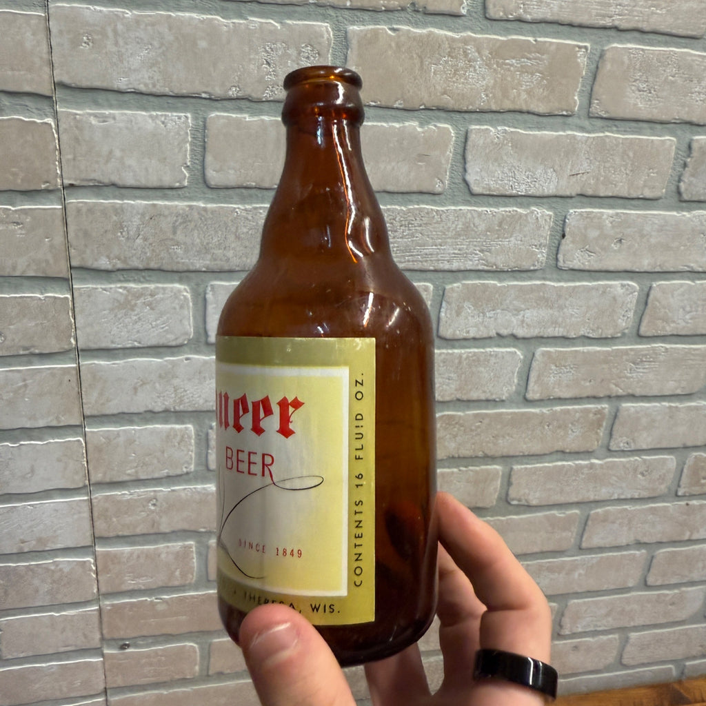 Vintage 1940s Pioneer Beer Label 12oz Bottle Theresa Wisconsin Wis