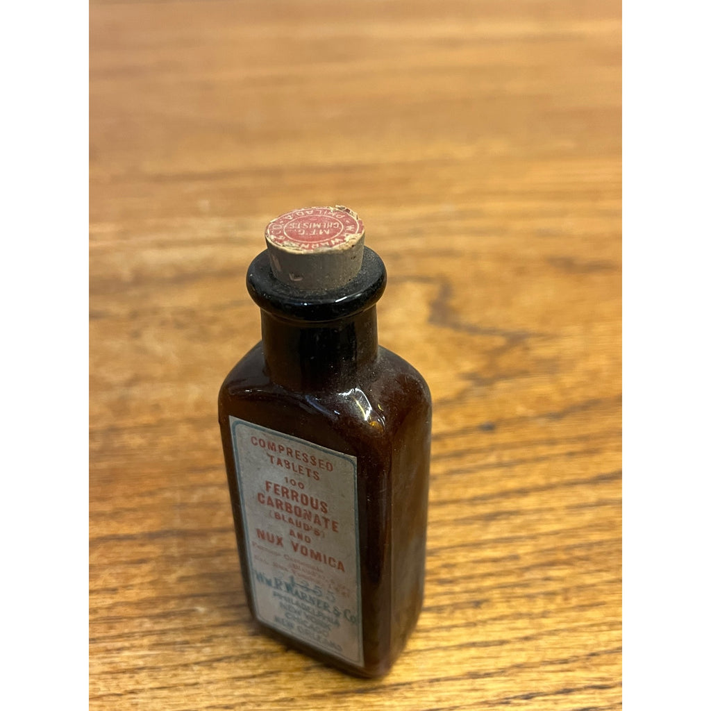 Antique Wm R Warner Ferrous Carbonate Nux Vomica Tablets Bottle w Contents Cork