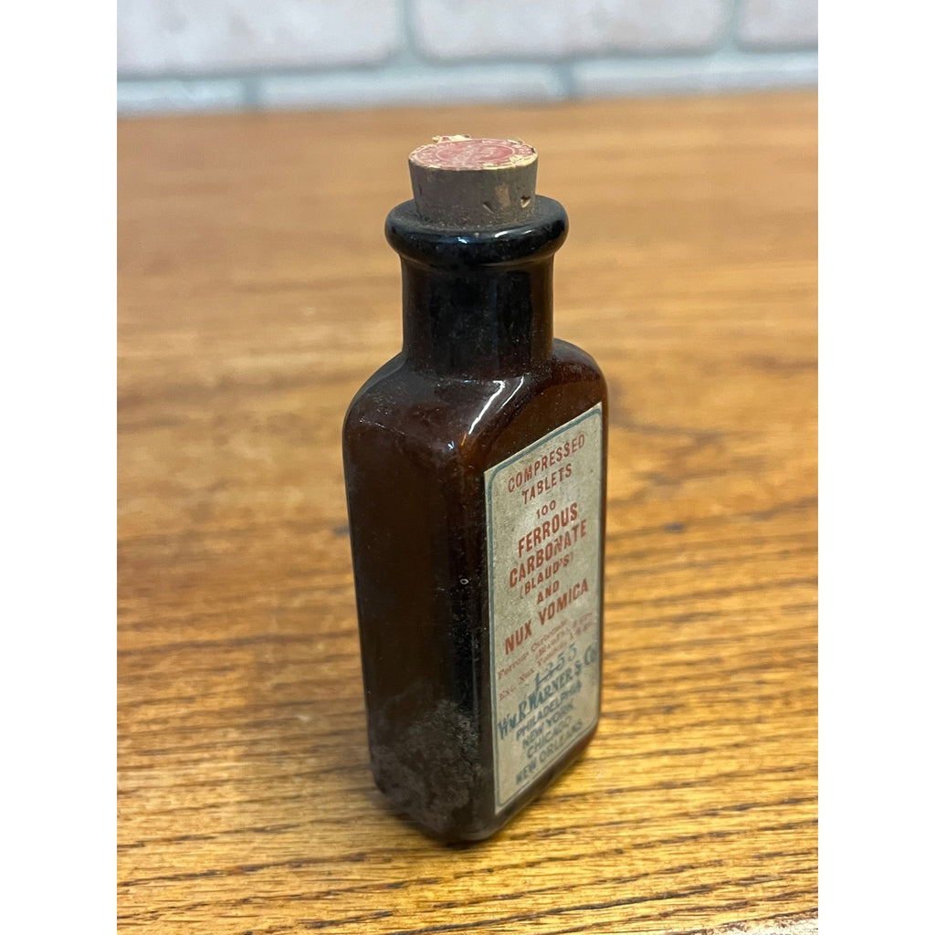 Antique Wm R Warner Ferrous Carbonate Nux Vomica Tablets Bottle w Contents Cork