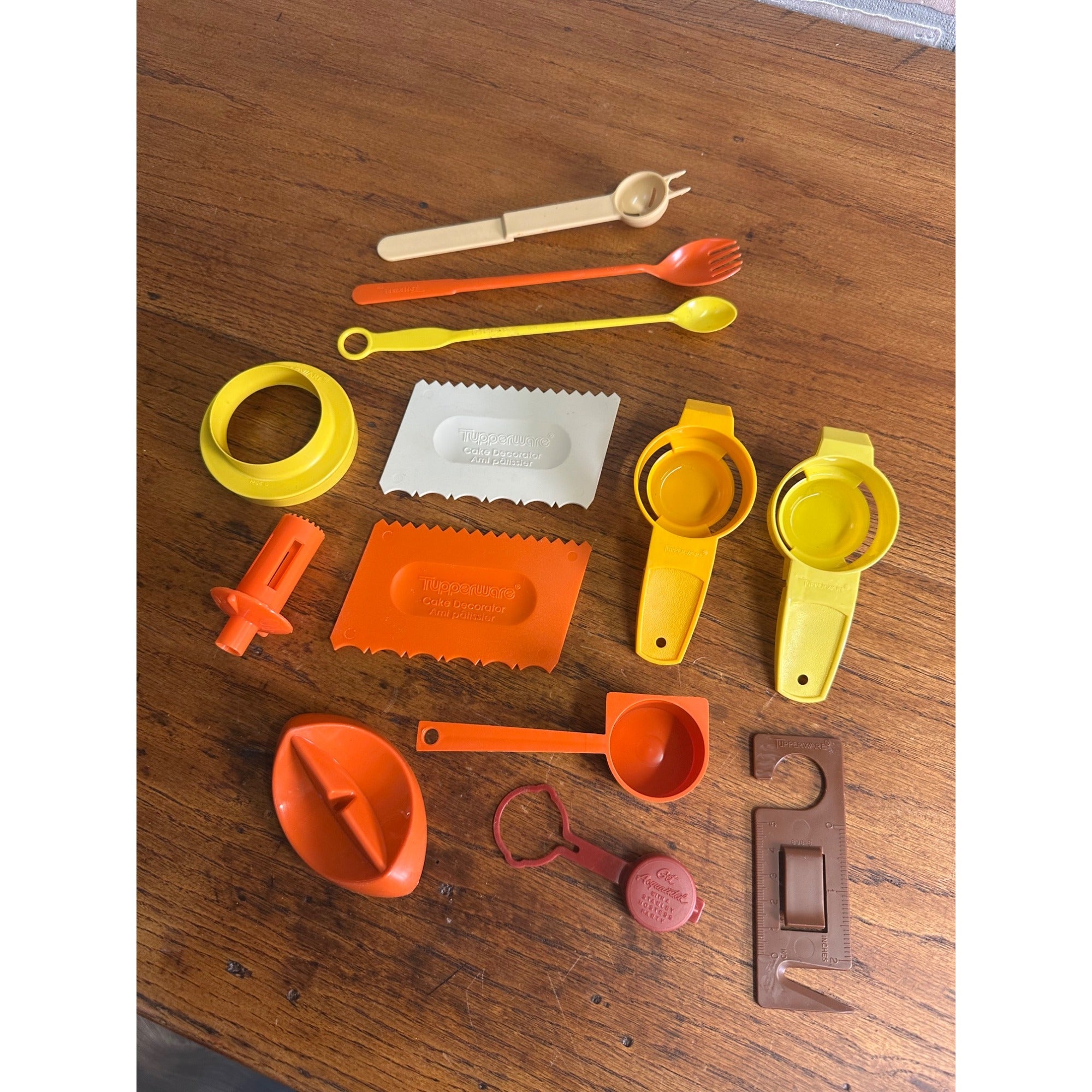Vintage Tupperware Lot Kitchen utensils Cake Decorators Egg Separators ++