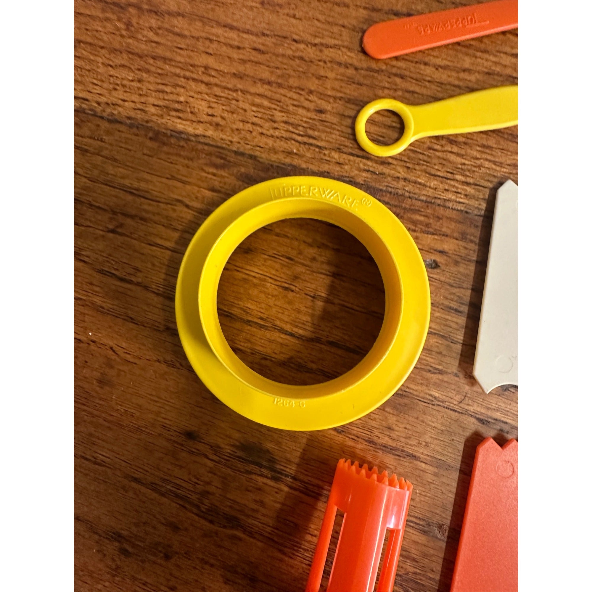 Vintage Tupperware Lot Kitchen utensils Cake Decorators Egg Separators ++