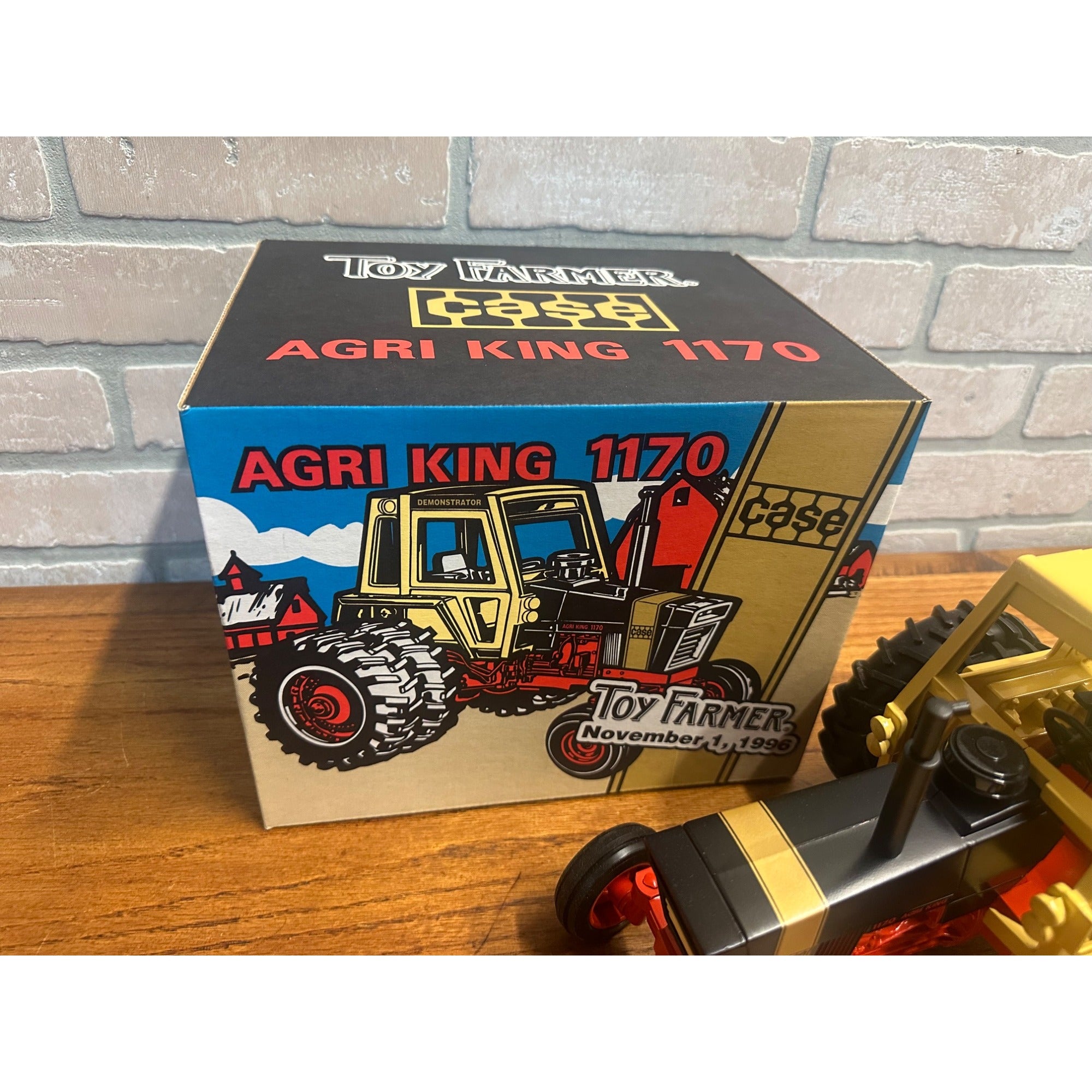 1/16 Case Agri King 1170 Demonstrator Tractor, Toy Farmer Show Edition