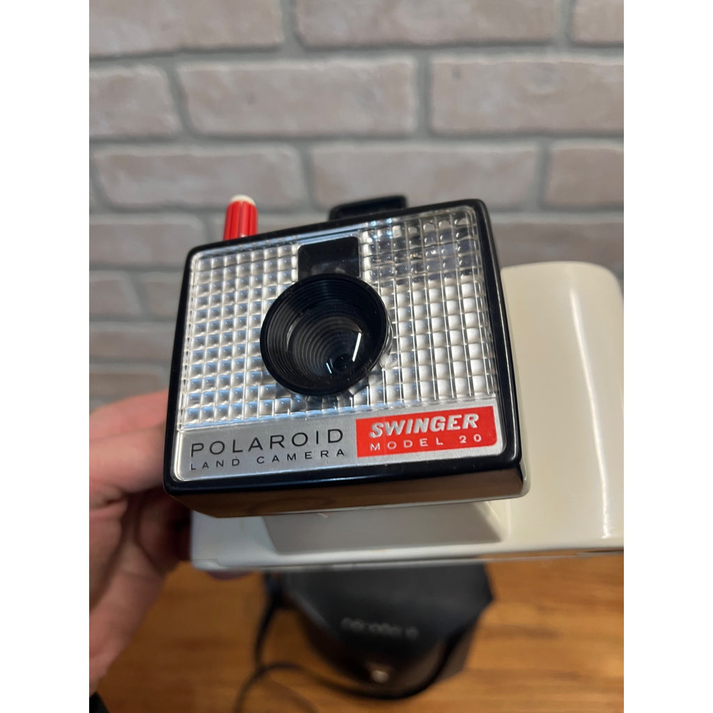 Vintage Polaroid Land Camera Swinger Model 20 w/ Carrying Case -- Untested