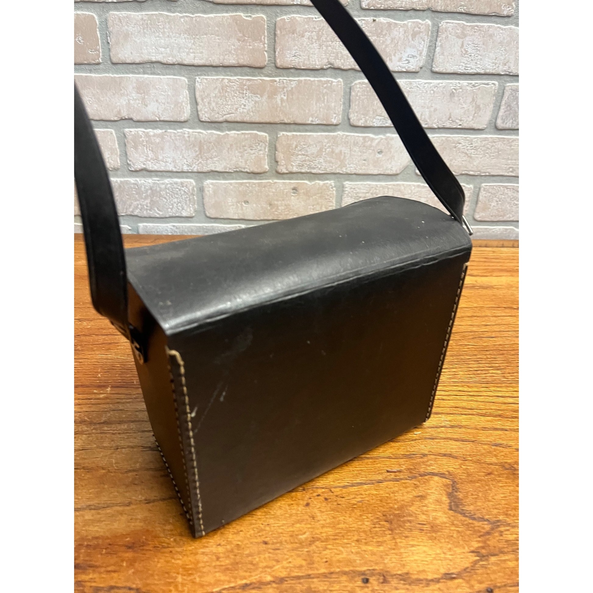 Vintage Polaroid Land Camera Swinger Model 20 w/ Carrying Case -- Untested